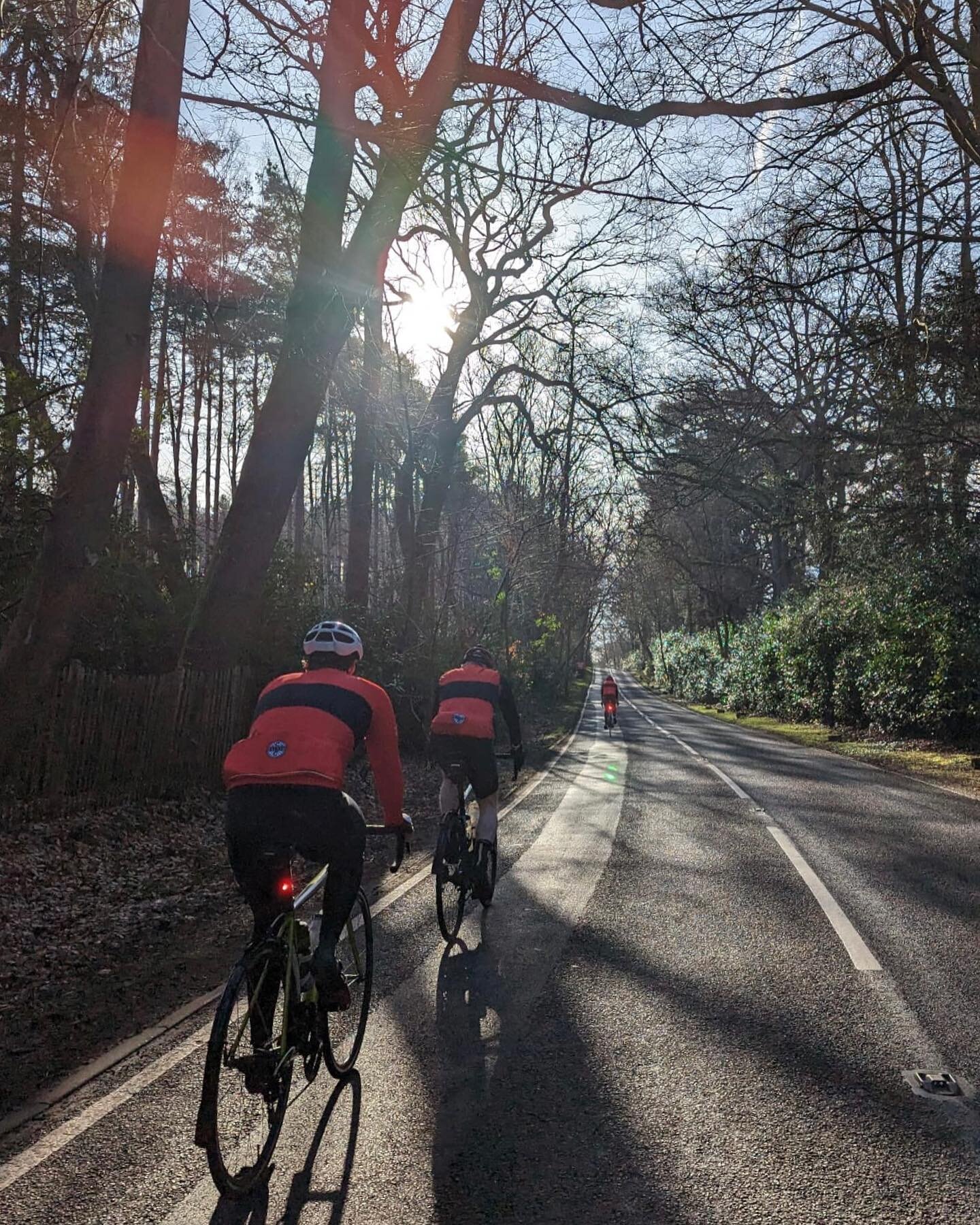 Balham CC Social Ride to Ripley, with sunshine ☀️. #cyclingclub #ridewithmates