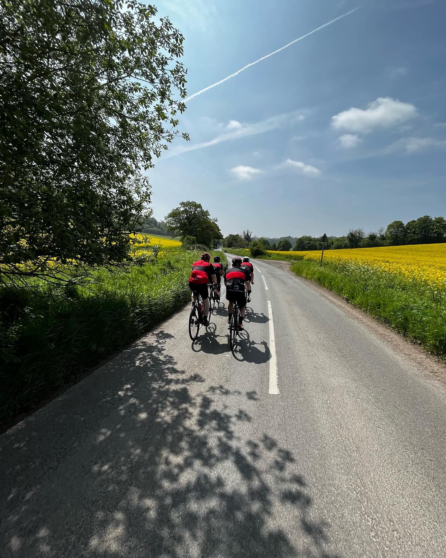 200kms out to Stadhampton, Oxfordshire #chaingang #ridewithmates #cyclingclub