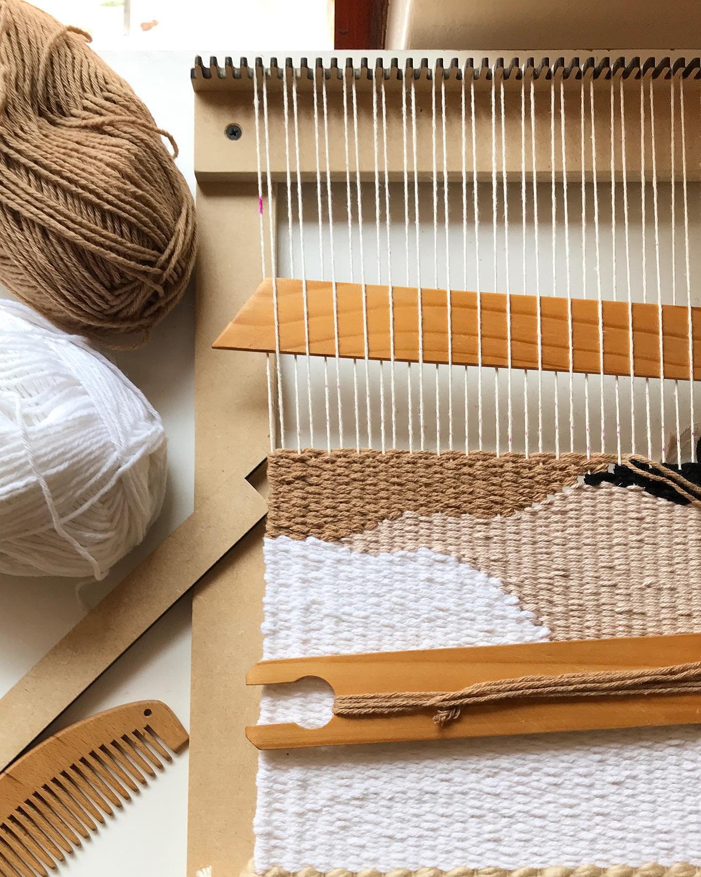 Little wovens on the little table loom today 🧶

#greyroomproducts #contemporarytextiles #fiberartist #textileart #wovenart #textilestudio #slowprocess #fibreartist #contemporarytextileart #textiles #textileartist
#textiledesigner  #textiledesign
#wo