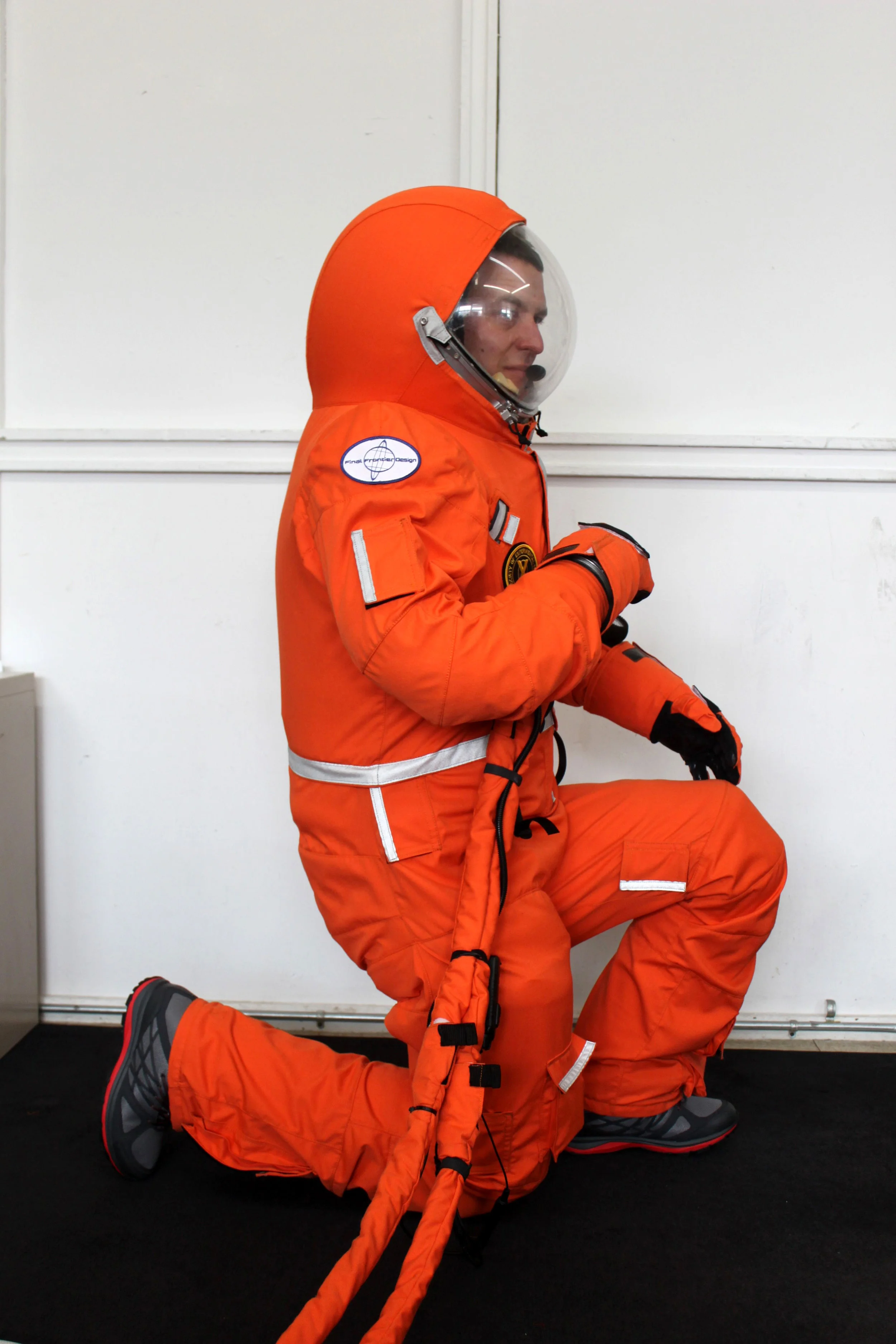 Gen 2 outergarment for the 3G Mark III suit