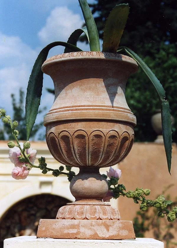 Danile_Cavey_Commission_Tenuta_di_Biserno_Pot3.jpg