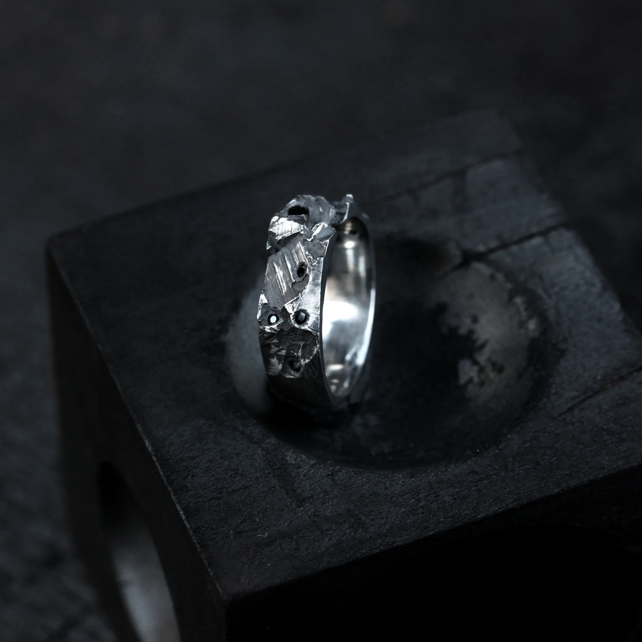 MAUNA LOA BLACKSTONE RING 3.jpg