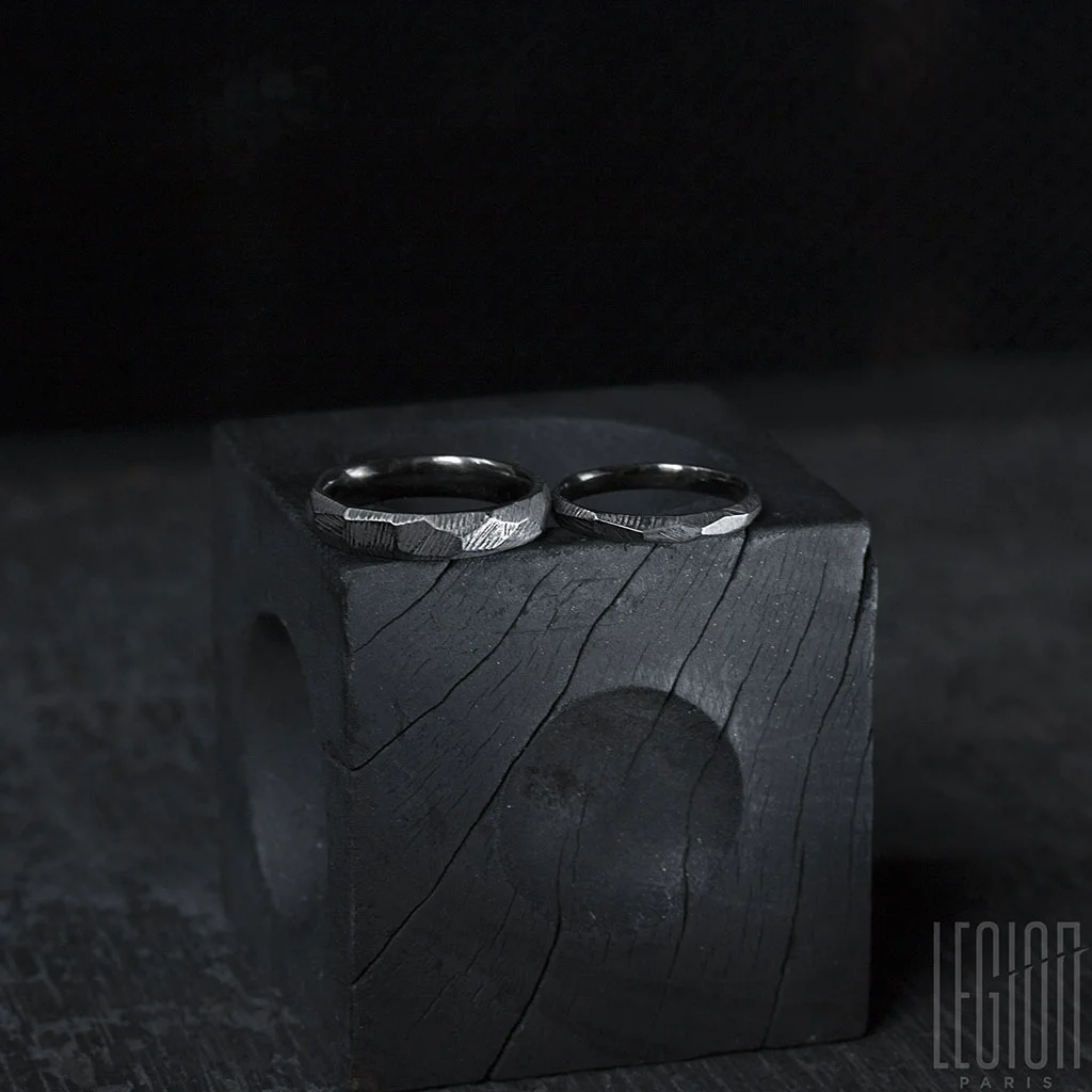 BOTH BLACK ONEWA BD.jpg