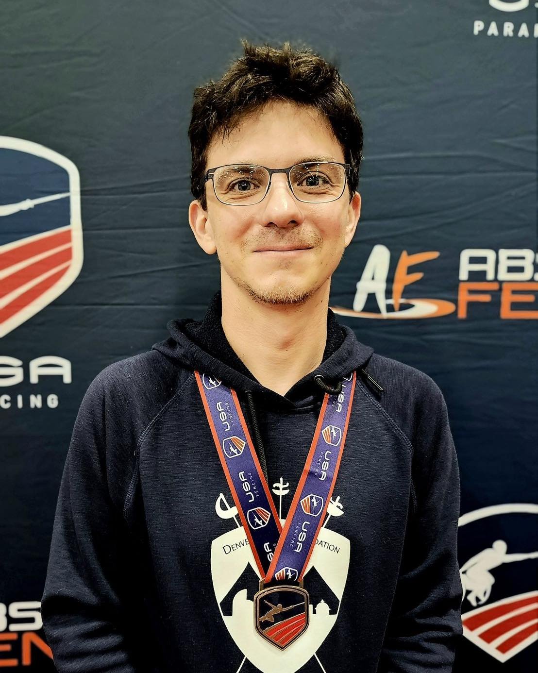 Phil Baranowski earned his first National medal by finishing 6th in Vet 40 Men&rsquo;s Epee.  Congratulations Phil! 

#&eacute;p&eacute;e #denvercolorado #fencinglife #denverfencingcenter #epee #denver #fencing #womenepee #mensepee #denverfencing #de