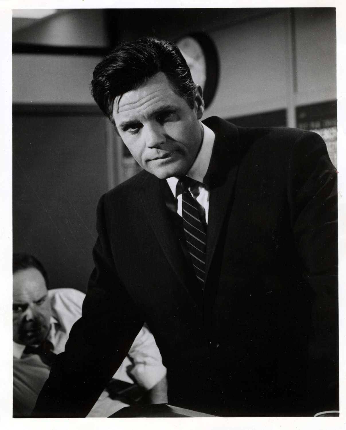  Jack Lord as “Special Agent Frank Thompson” 