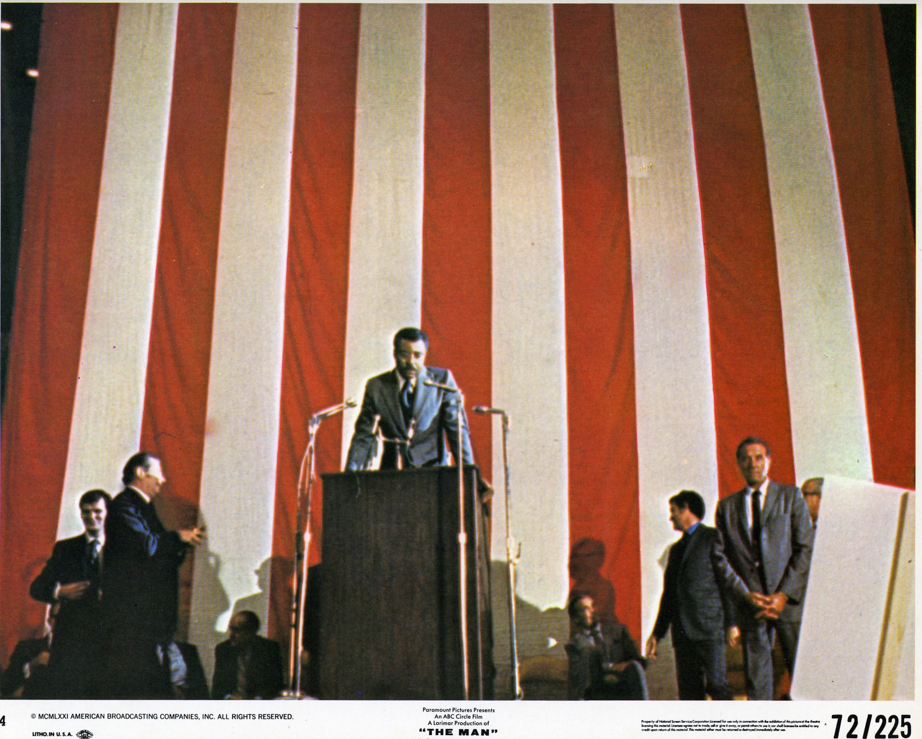  James Earl Jones, as “President Douglass Dilman”, at the podium. 