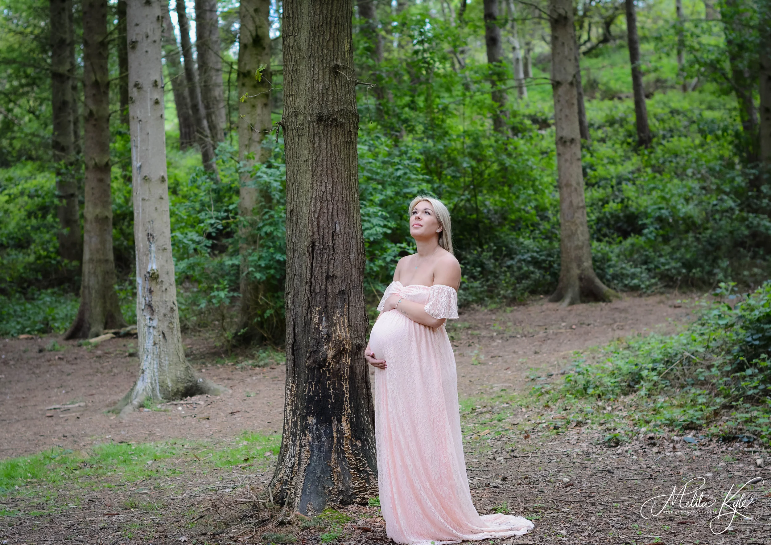Maternity Shoot Logo 10.jpg