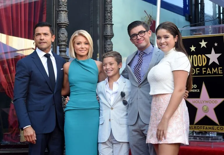 mark_consuelos_riverdale_season_three_interview-11.jpg
