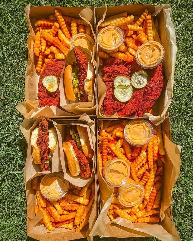 What&rsquo;s your favorite combo??? Serving up the hottest Nashville combos in West L.A! -
Order Online For Pick-Up 📲
www.OrderColony.com
Order Online For Delivery 🚚
@postmates @ubereats @doordash @grubhub @caviar