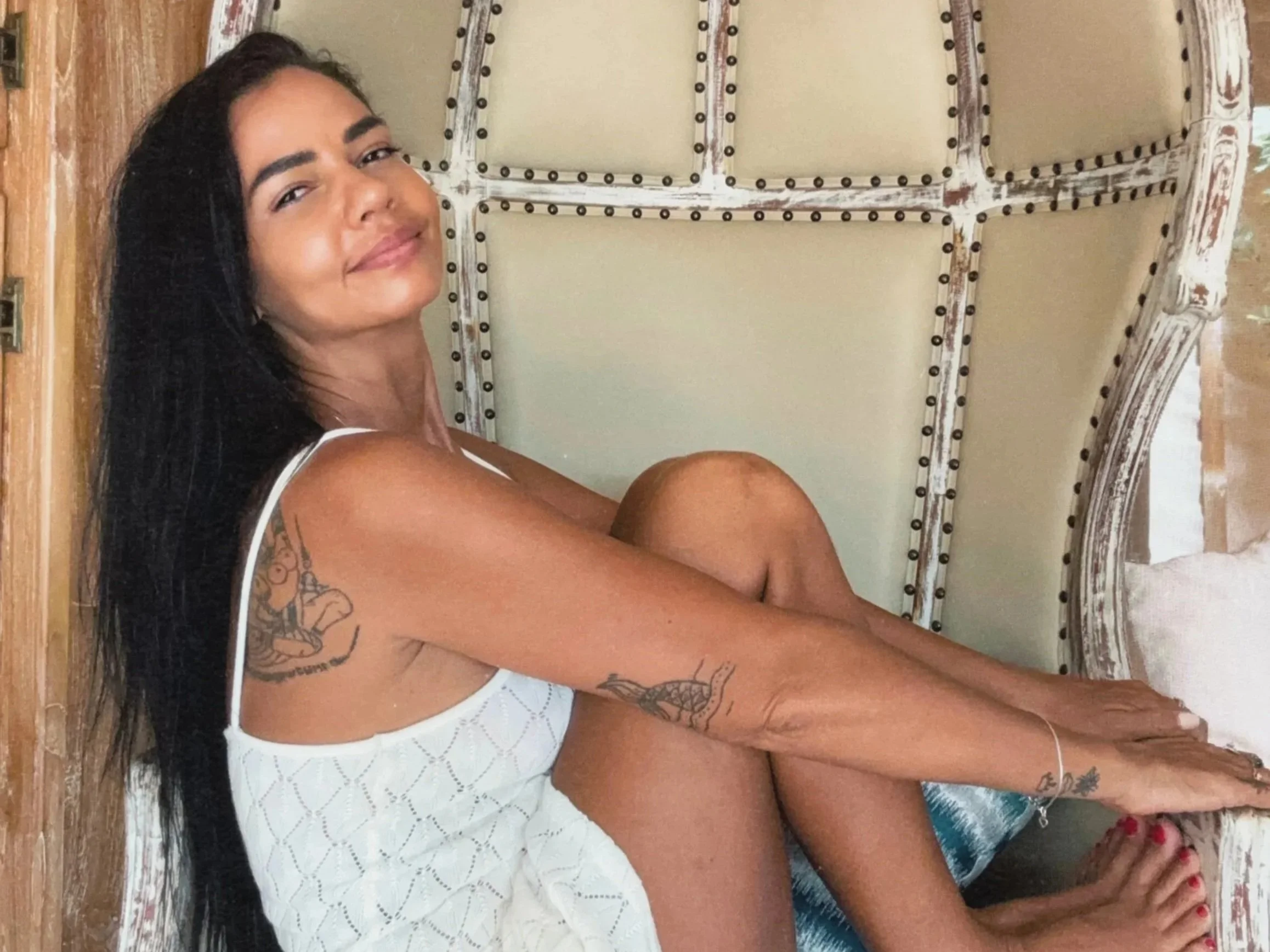 Joss Frank, yoga therapist c-iayt, online 1:1 yoga therapy for women, somatic therapy