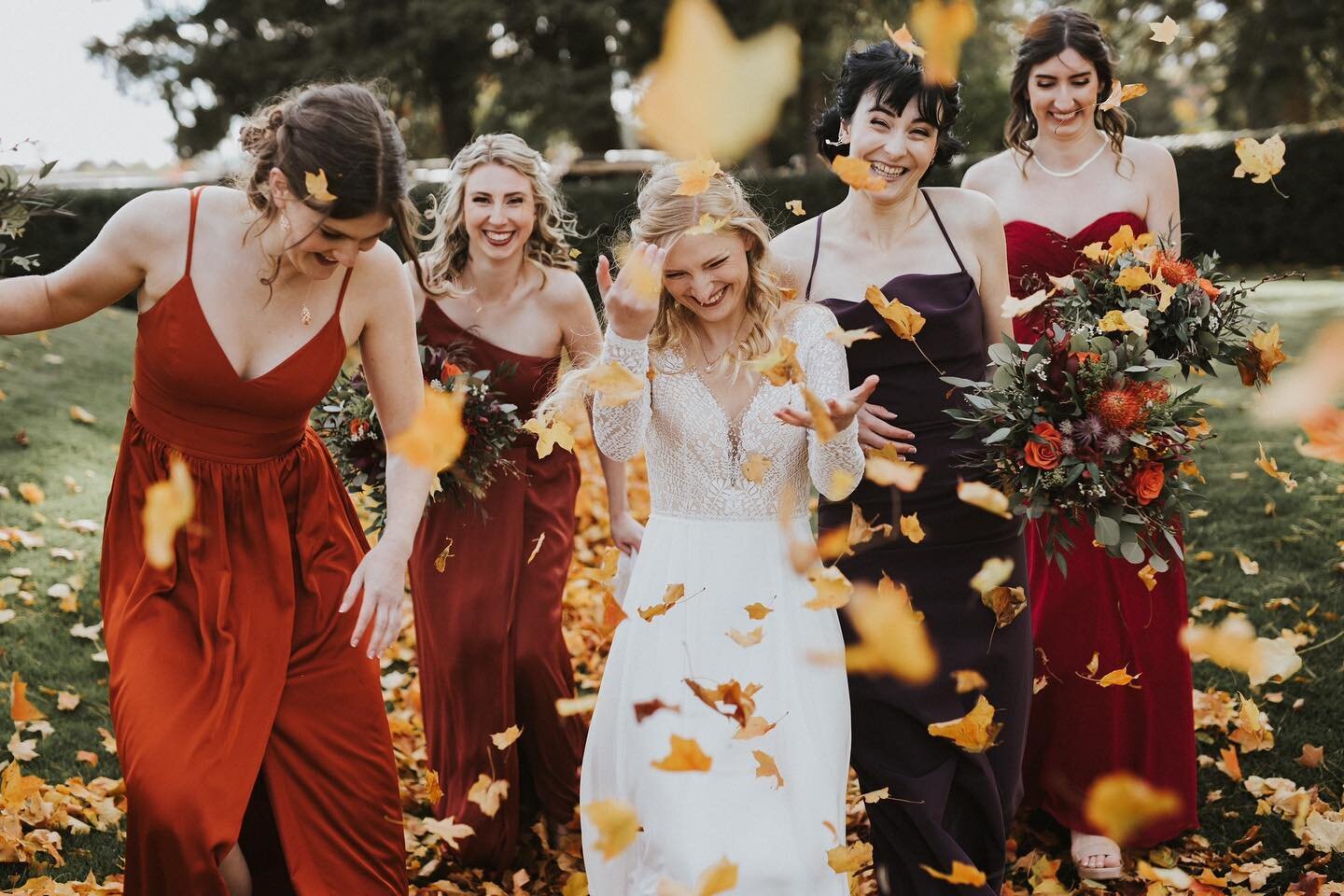 This picture is perfect for fall! Our real bride Georgia and her girls on Thanksgiving weekend! Thank you for sharing some photos with us, seeing your wedding day is the best part of the job! 
.
@bylillianwest style 66135
.
#lidiasrealbride #lillianw