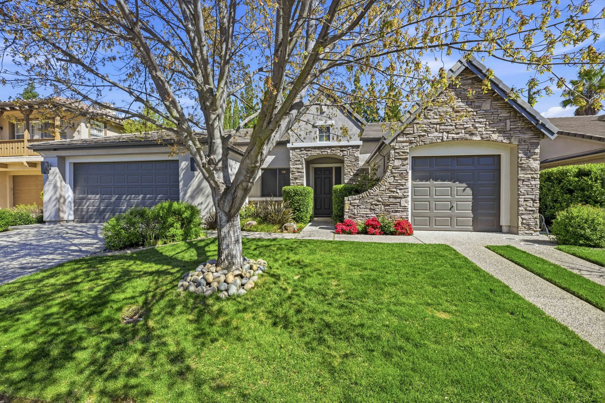1537 Grey Owl Cir _3.jpg