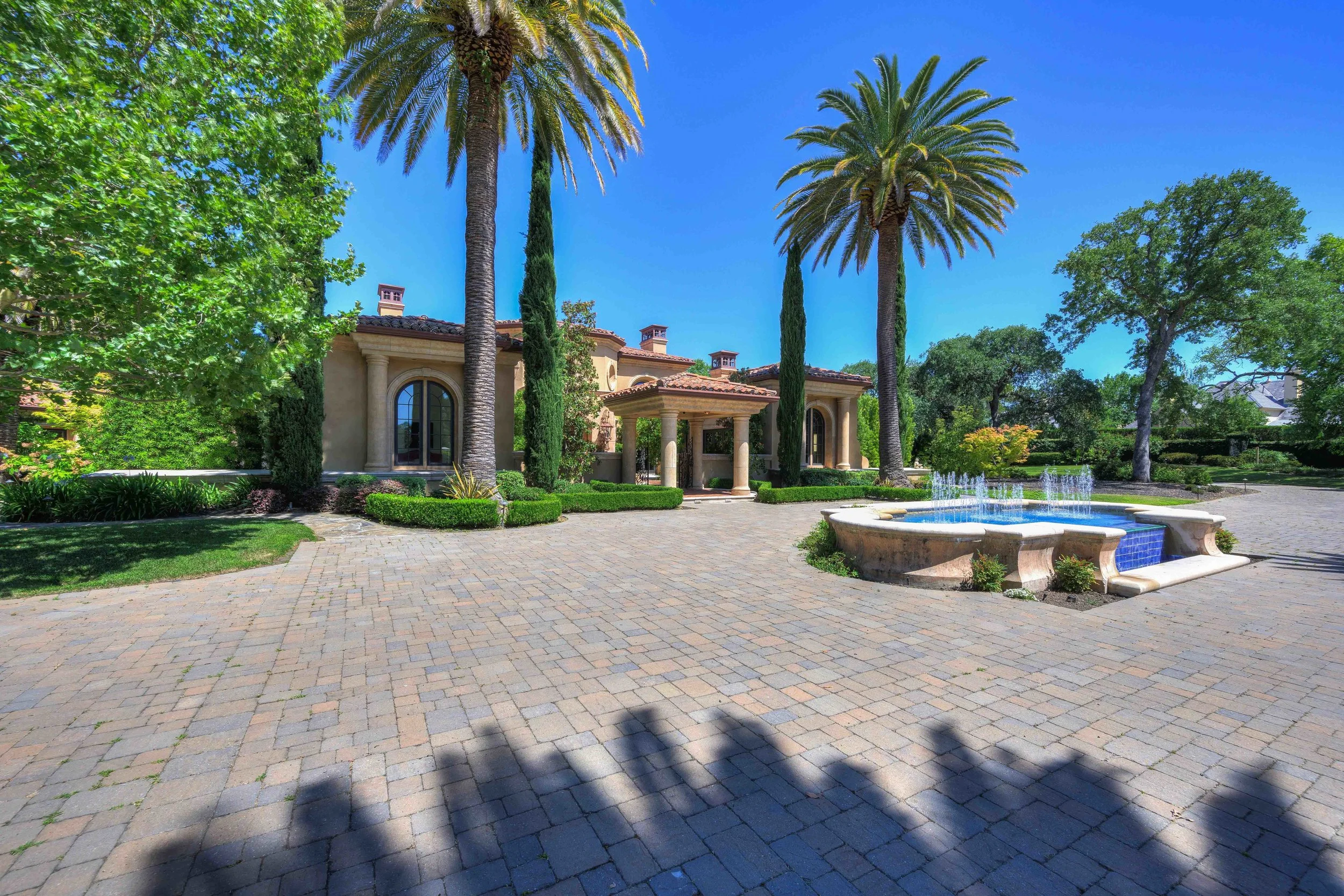 9220 Royal Crest Court 11.jpg
