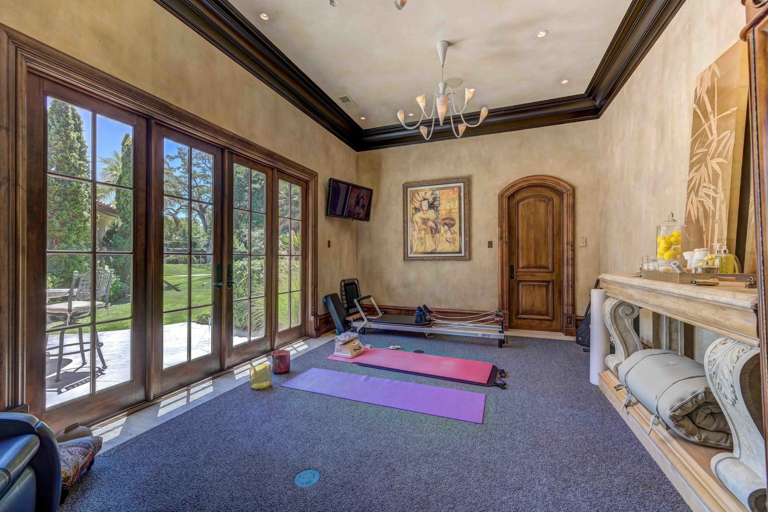 9220 Royal Crest Court 106.jpg