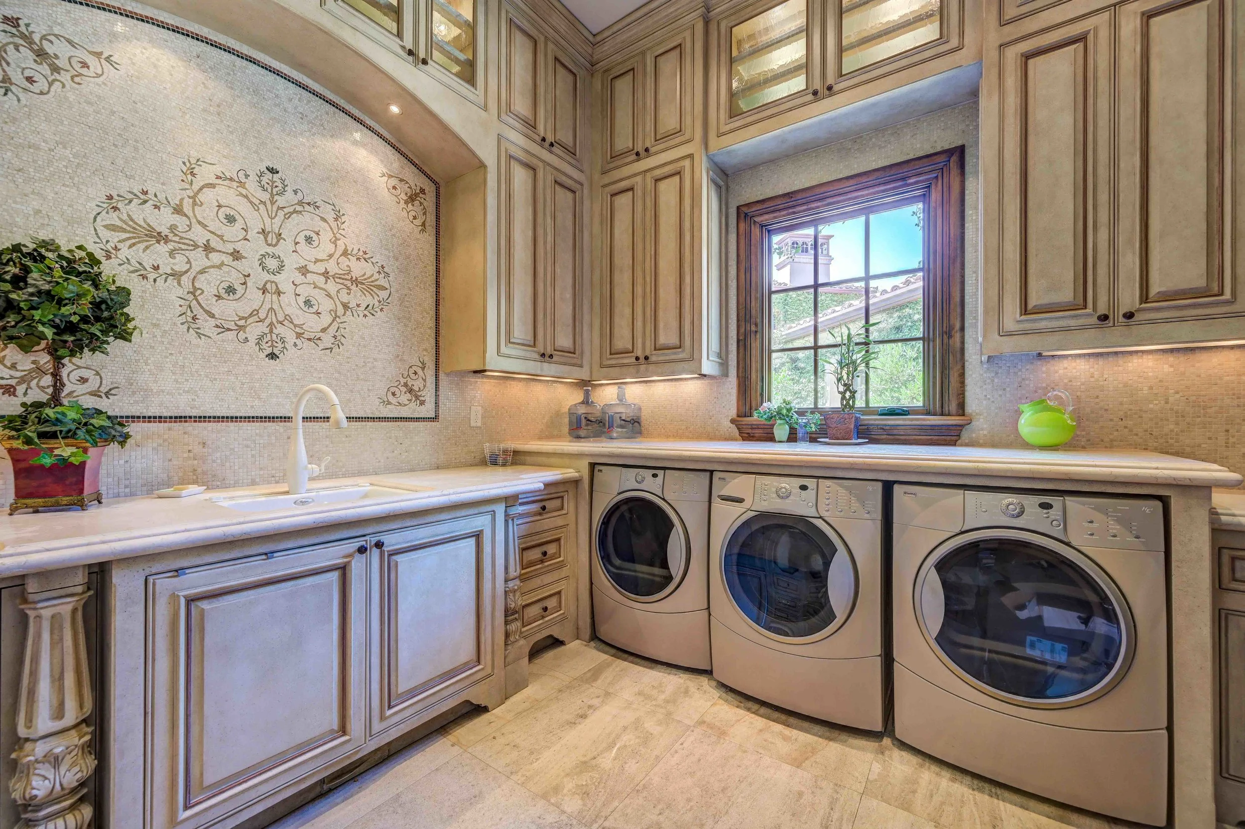 9220 Royal Crest Court 121.jpg