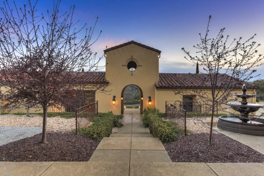 506 Blackhawk Drive - 102.jpg