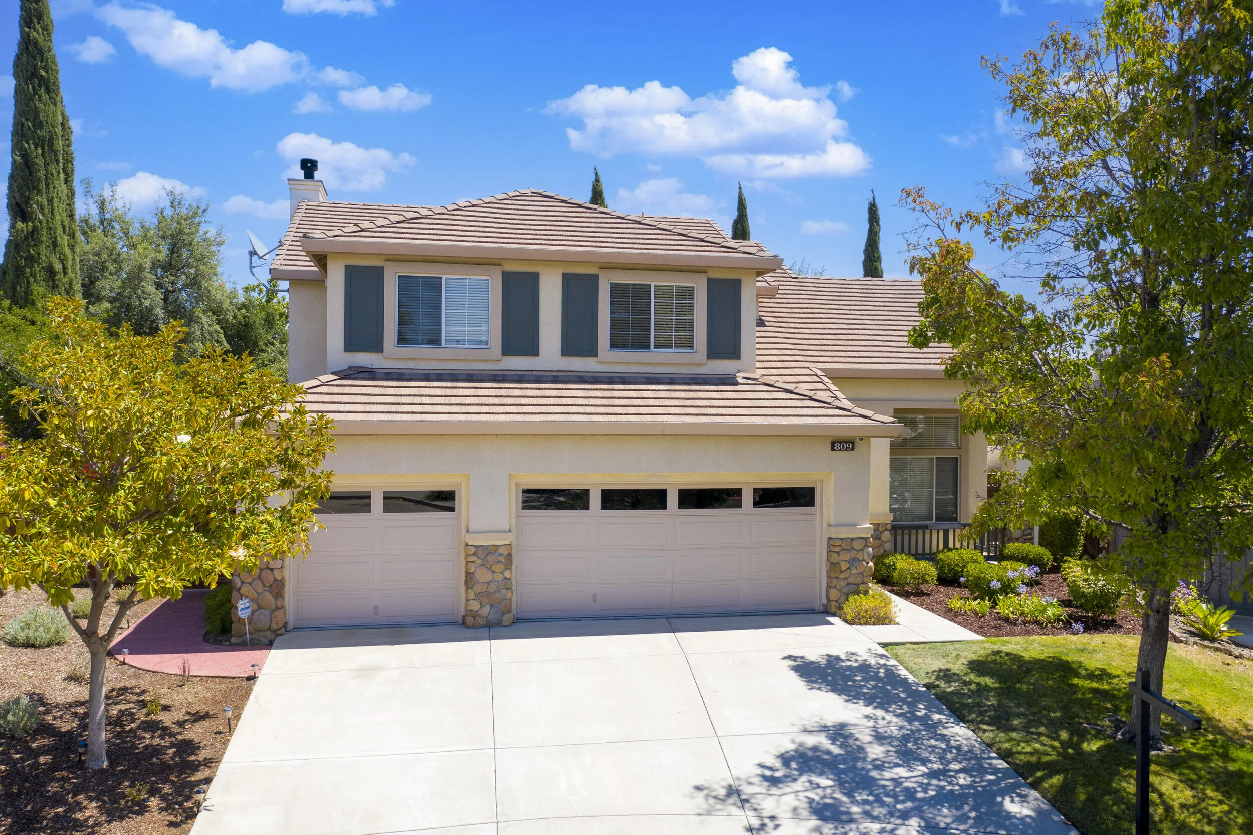 809 Buttonwood Way - 2.jpg