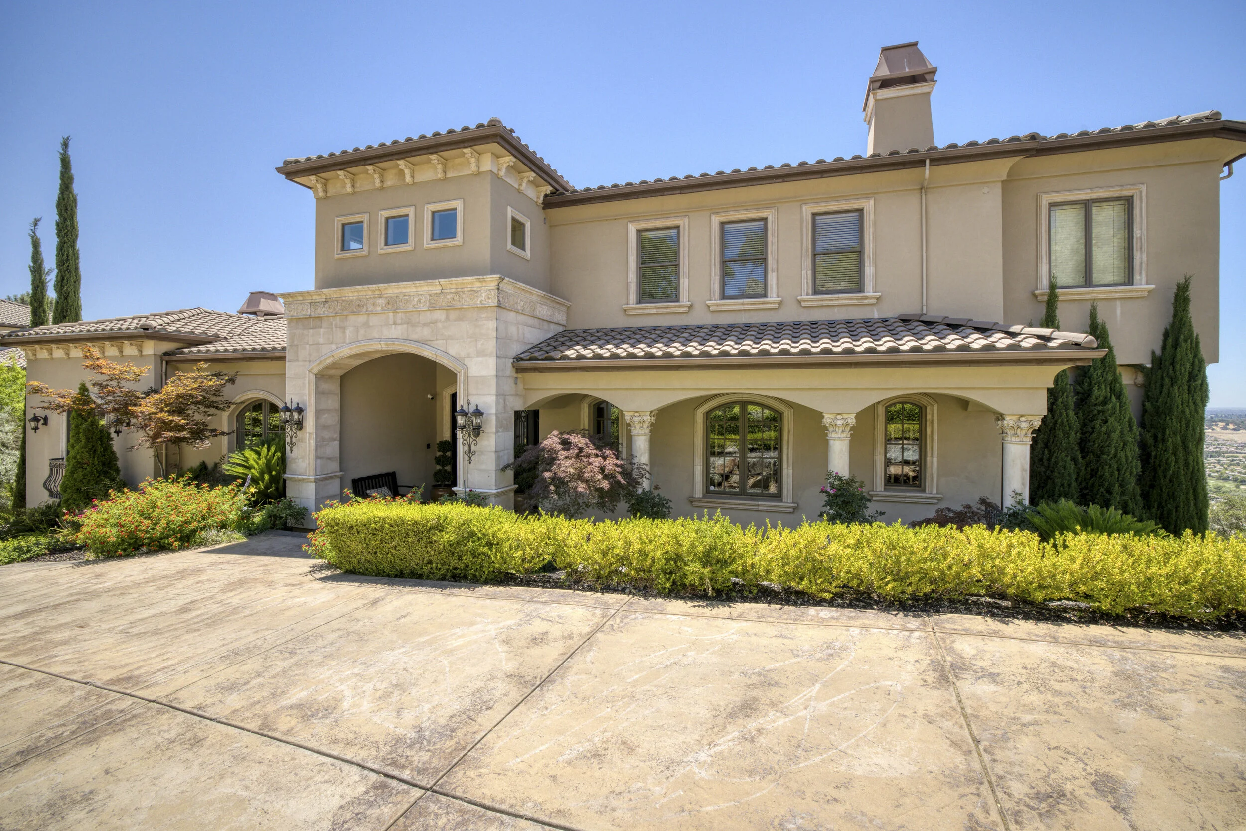 4592 Carmen Dr _3.JPG