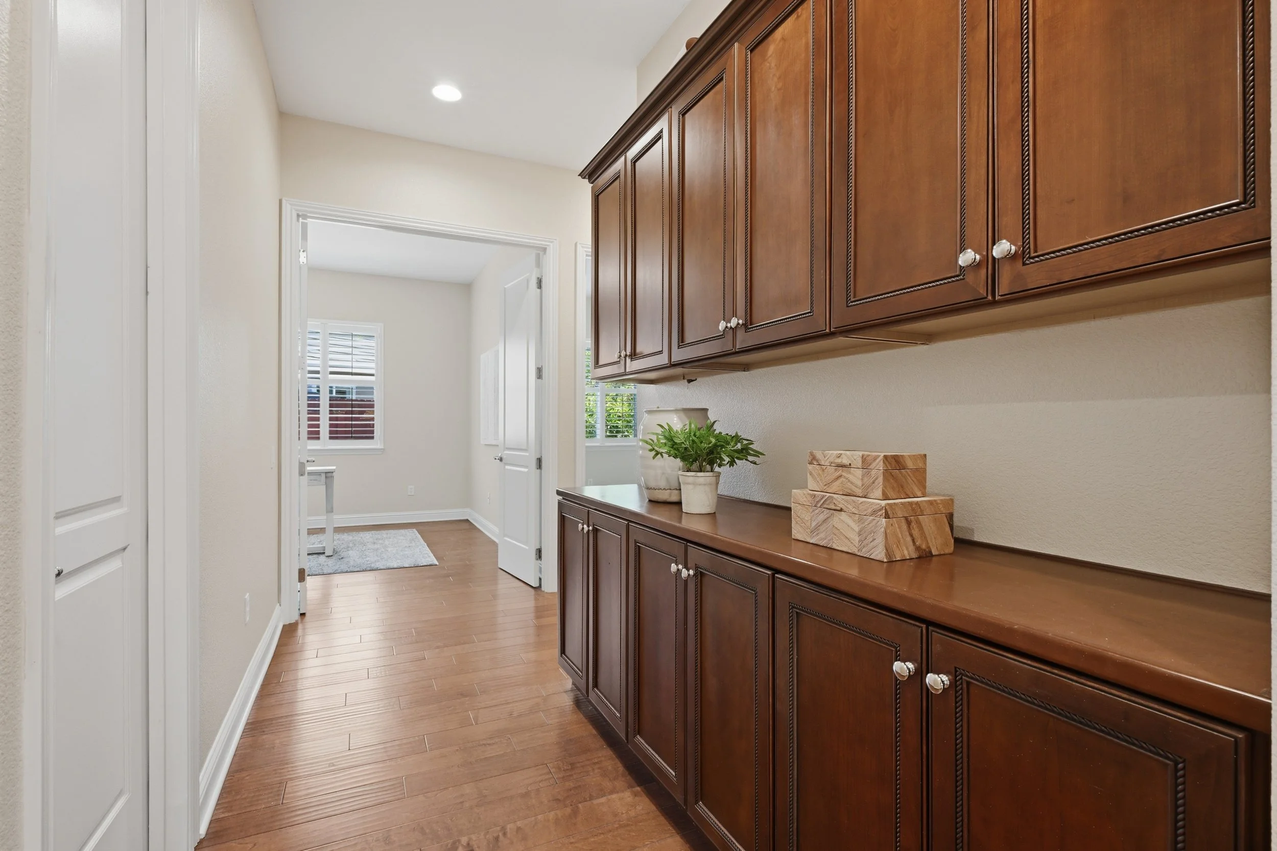 2048 Benton Loop 31.jpg