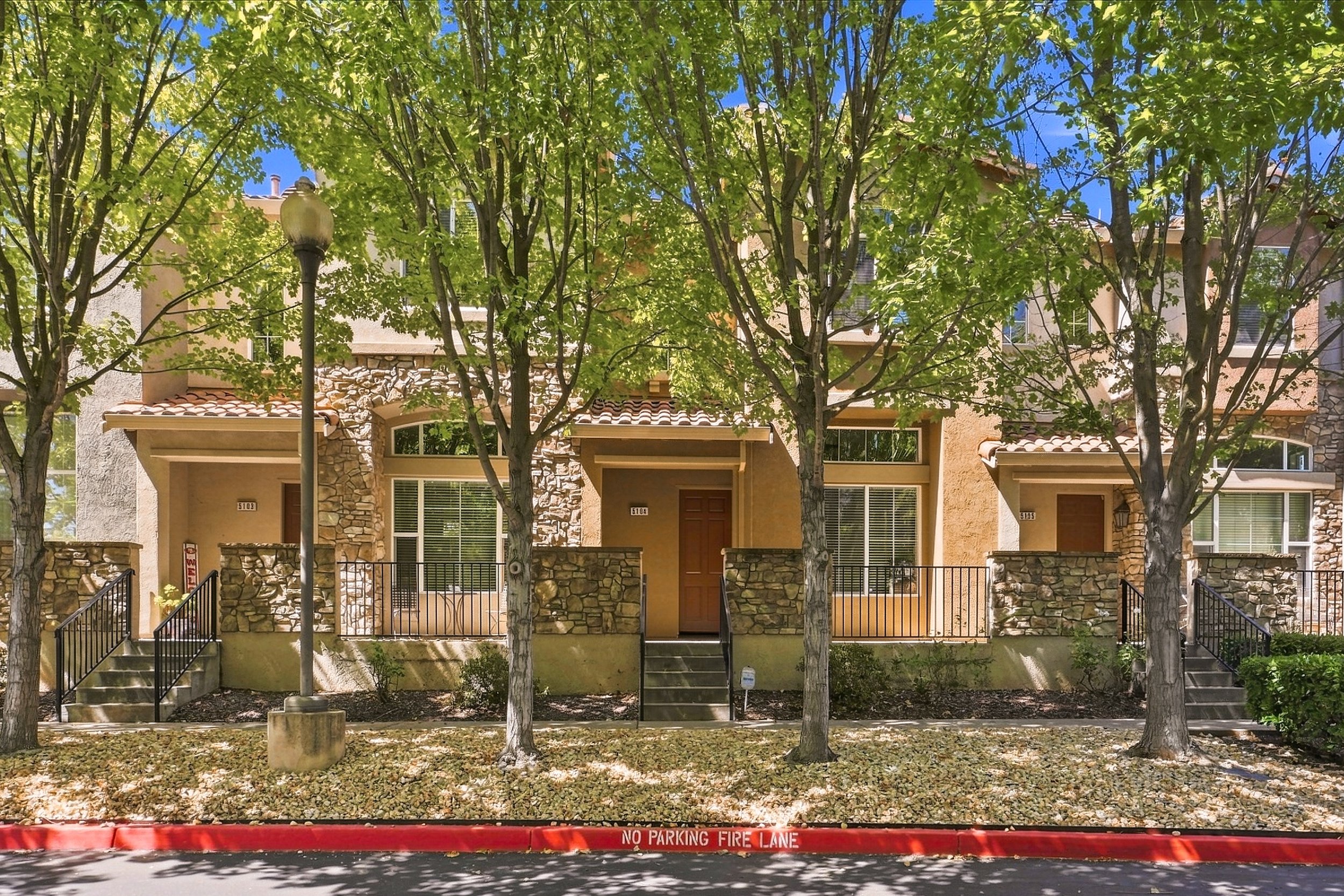 2580 W El Camino Ave 3.jpg