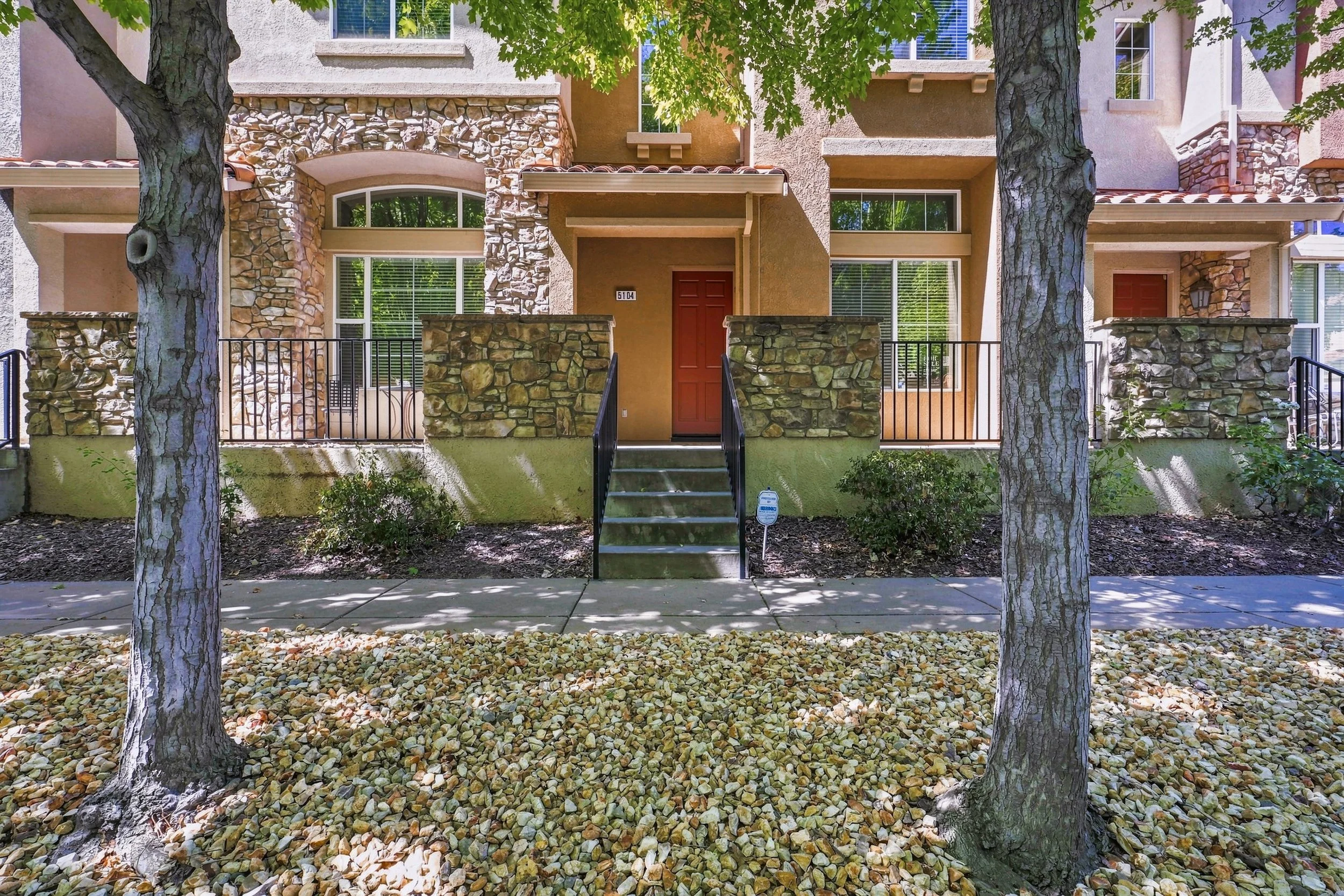 2580 W El Camino Ave 4.jpg