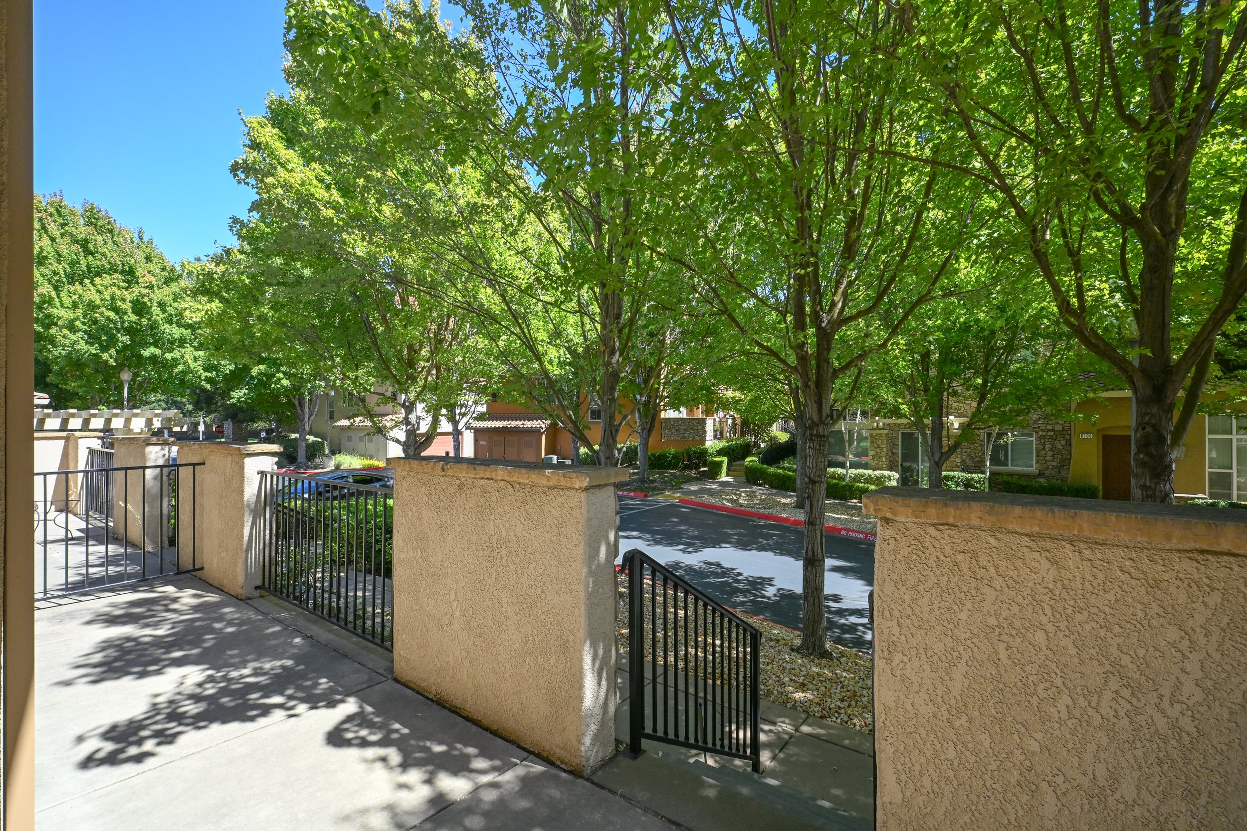 2580 W El Camino Ave 6.jpg