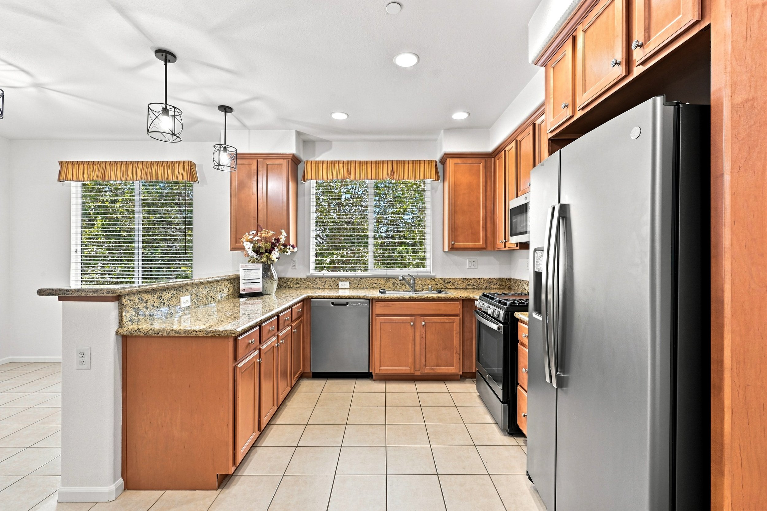 2580 W El Camino Ave 11.jpg