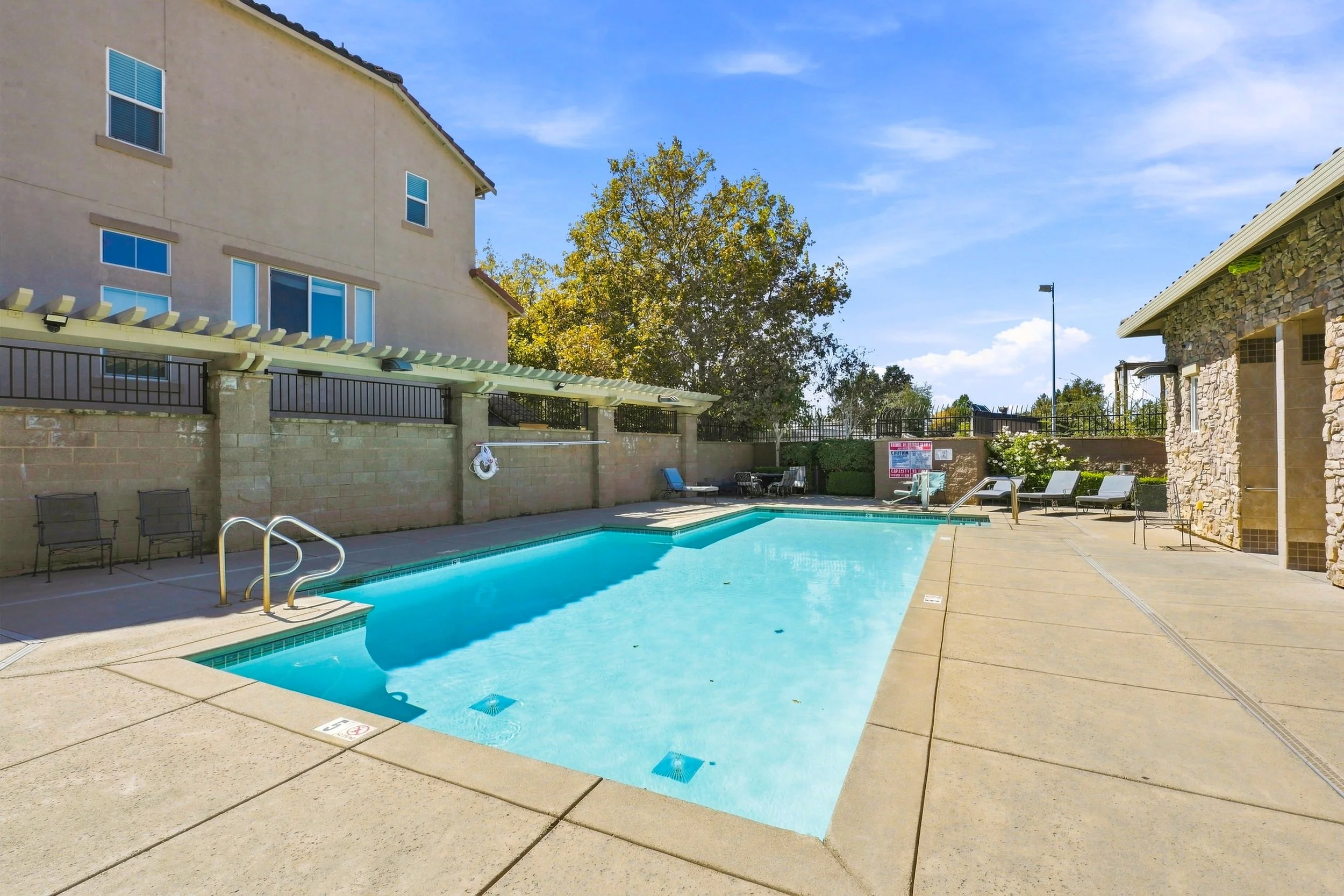 2580 W El Camino Ave 38.jpg
