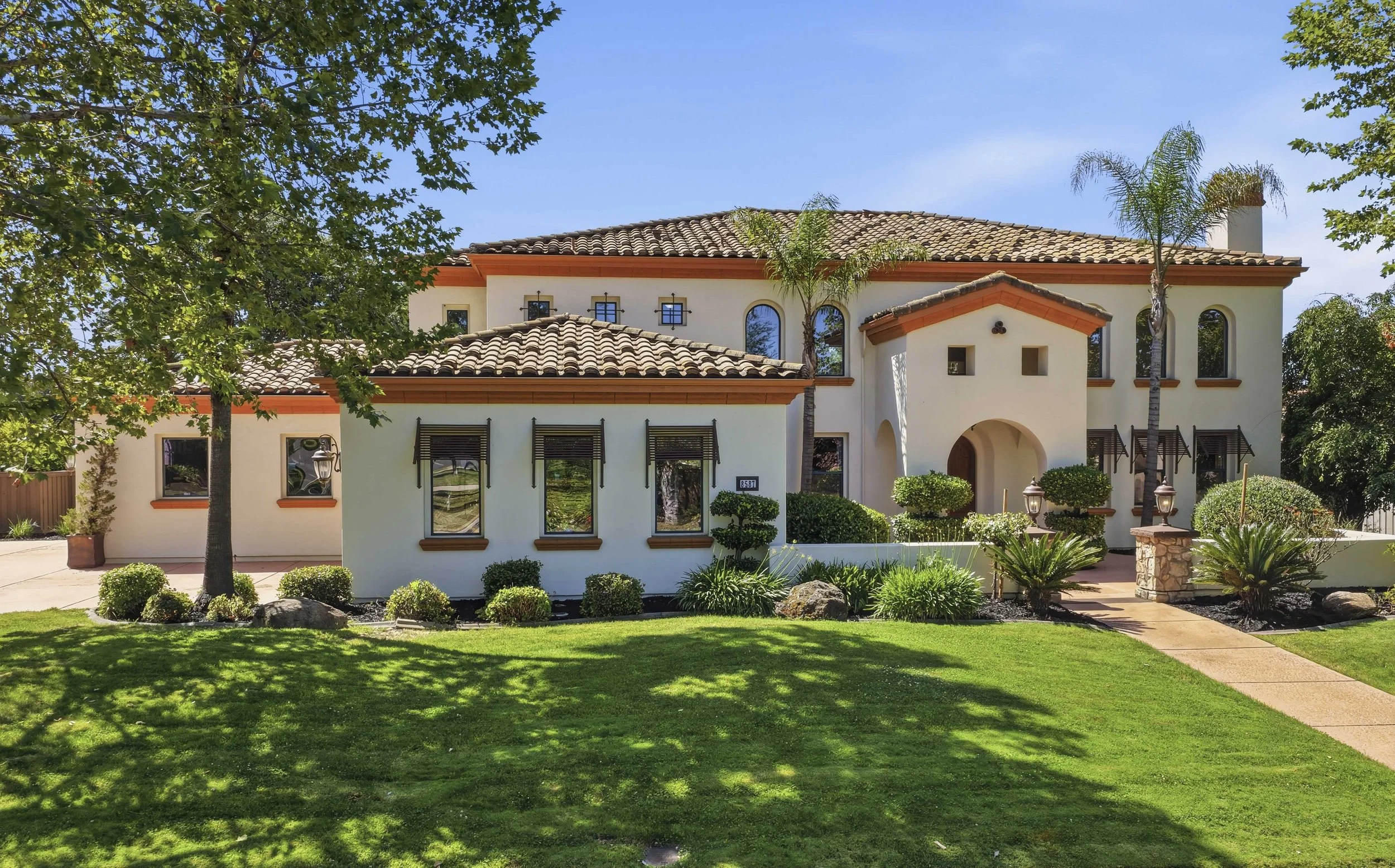 8587 Indianwood Ln _10.jpg