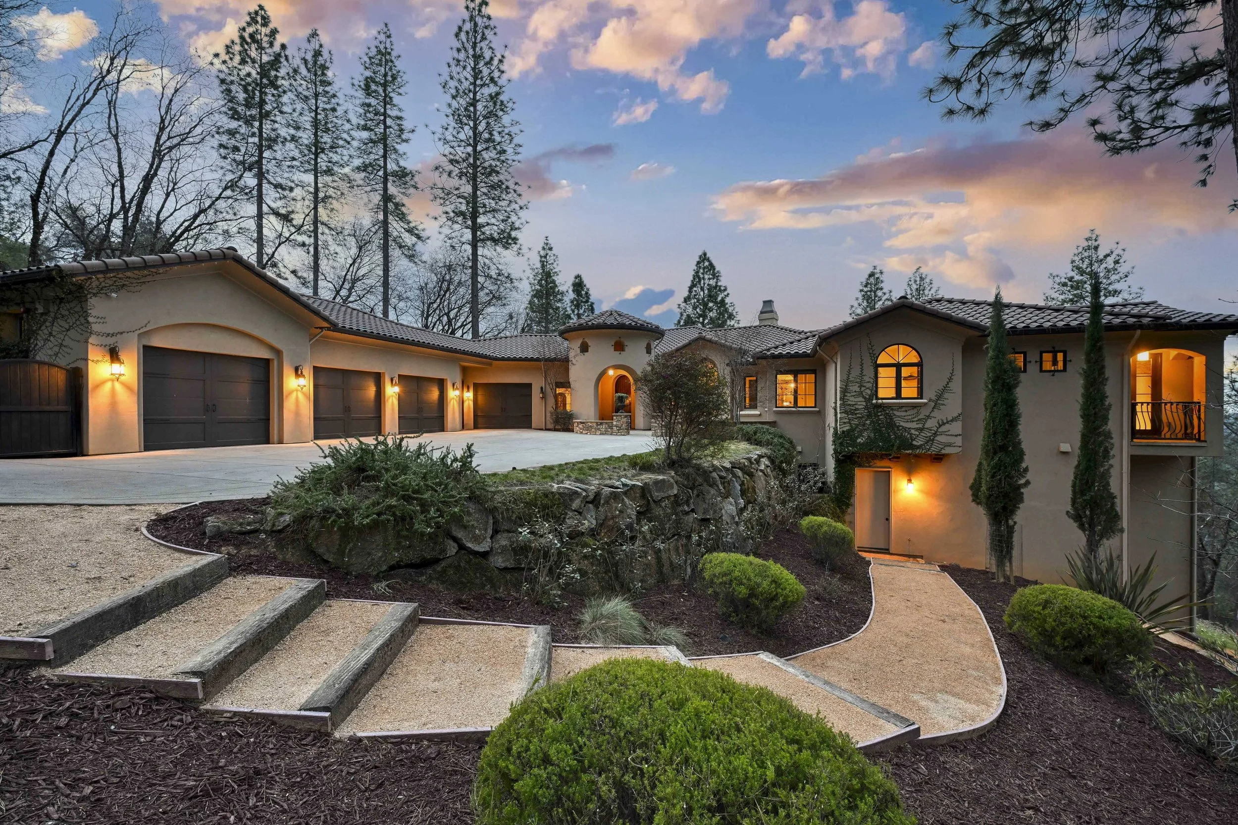 1240 Forest View Dr - 2.jpg