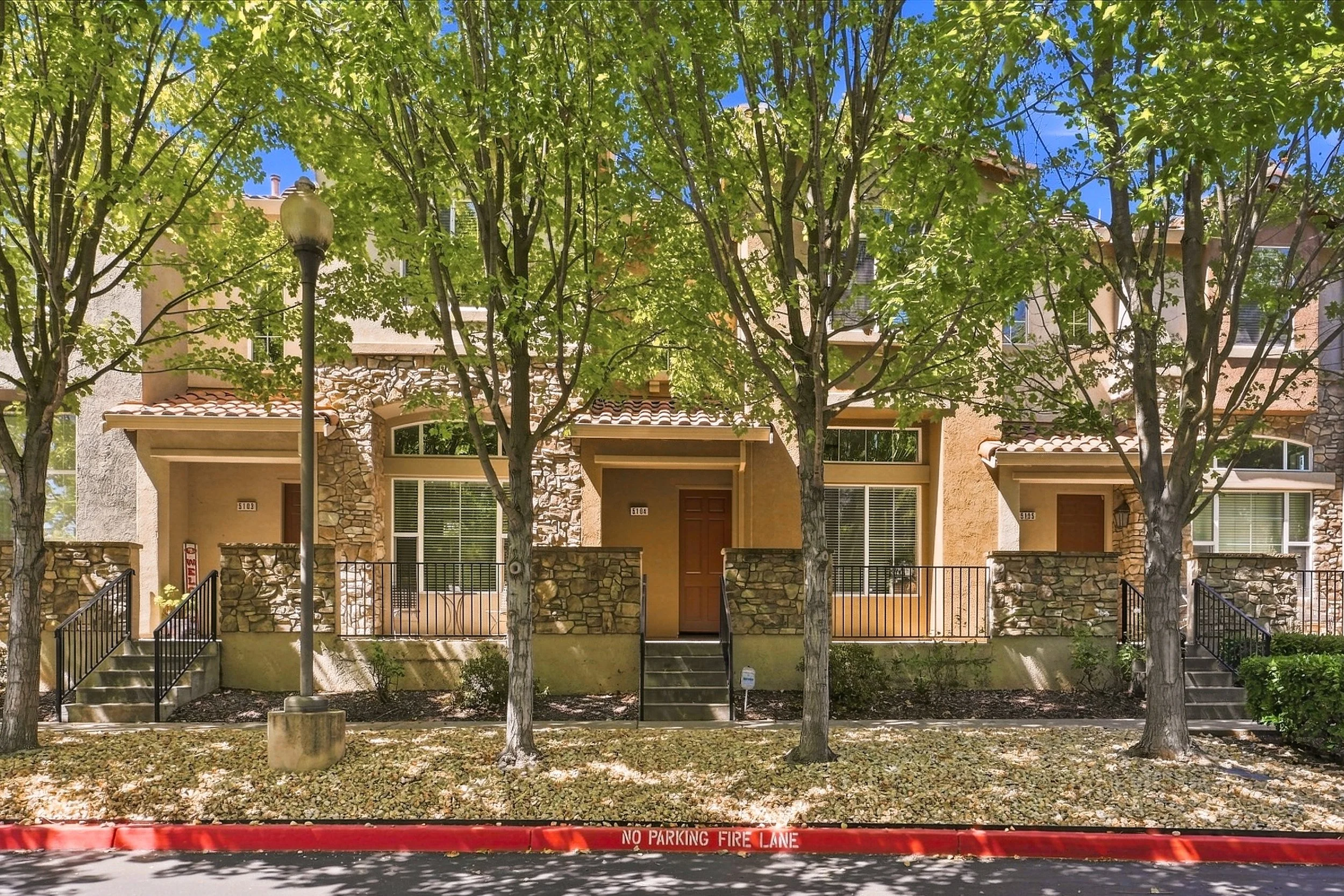2580 W El Camino Ave 3.jpg