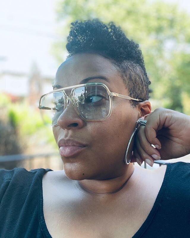 I had to make a quick trip to my barber/stylist! .
.
Her name is Lady Mel and she can handle clippers! 💈✂️😜
.
.
#ImMyOwnStylist #FeelingCool #SummerReady #SurvivingCovid19 #Haircut #GucciFrames #AskThePreachersWife