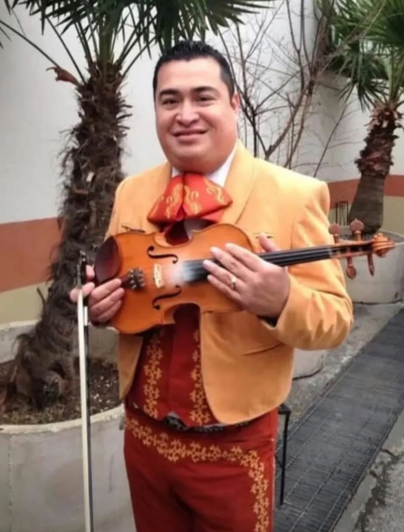 El Mariachi San Antonio lamenta profundamente el fallecimiento de nuestro amigo y compa&ntilde;ero m&uacute;sico Jos&eacute; Alonzo Ledezma. Acompa&ntilde;amos a la familia Ledezma y al Mariachi Mexican&iacute;simo en este dif&iacute;cil momento, des