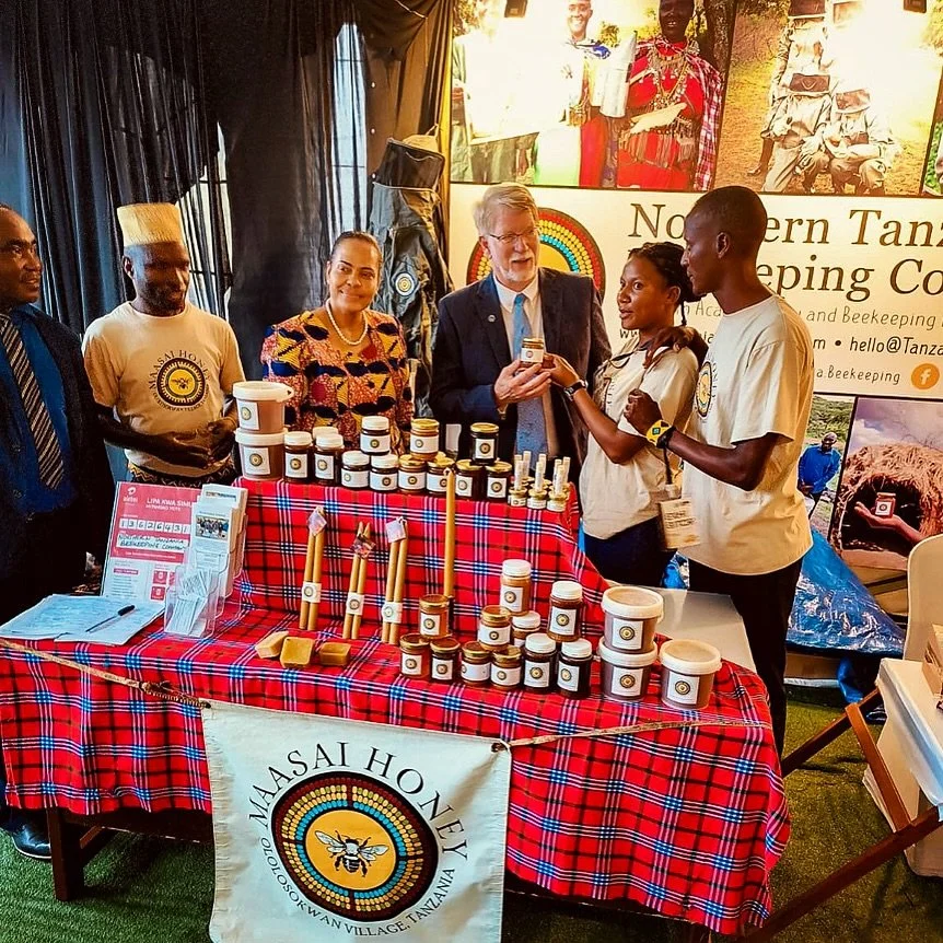 It’s an exciting day for our staff beekeepers at the 2024 Tanzania Honey Show in Dar es Salaam! The President of Apimondia, Dr. Jeff Pettis as well as the honorable Minister of Tourism and Natural Resources, Angella Kairuki, share exciting disc