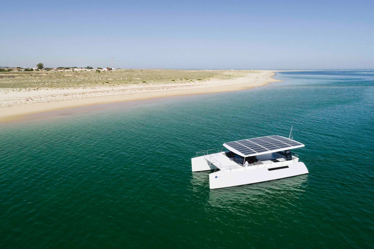 sun-concept-CAT12-electric-catamaran.jpg