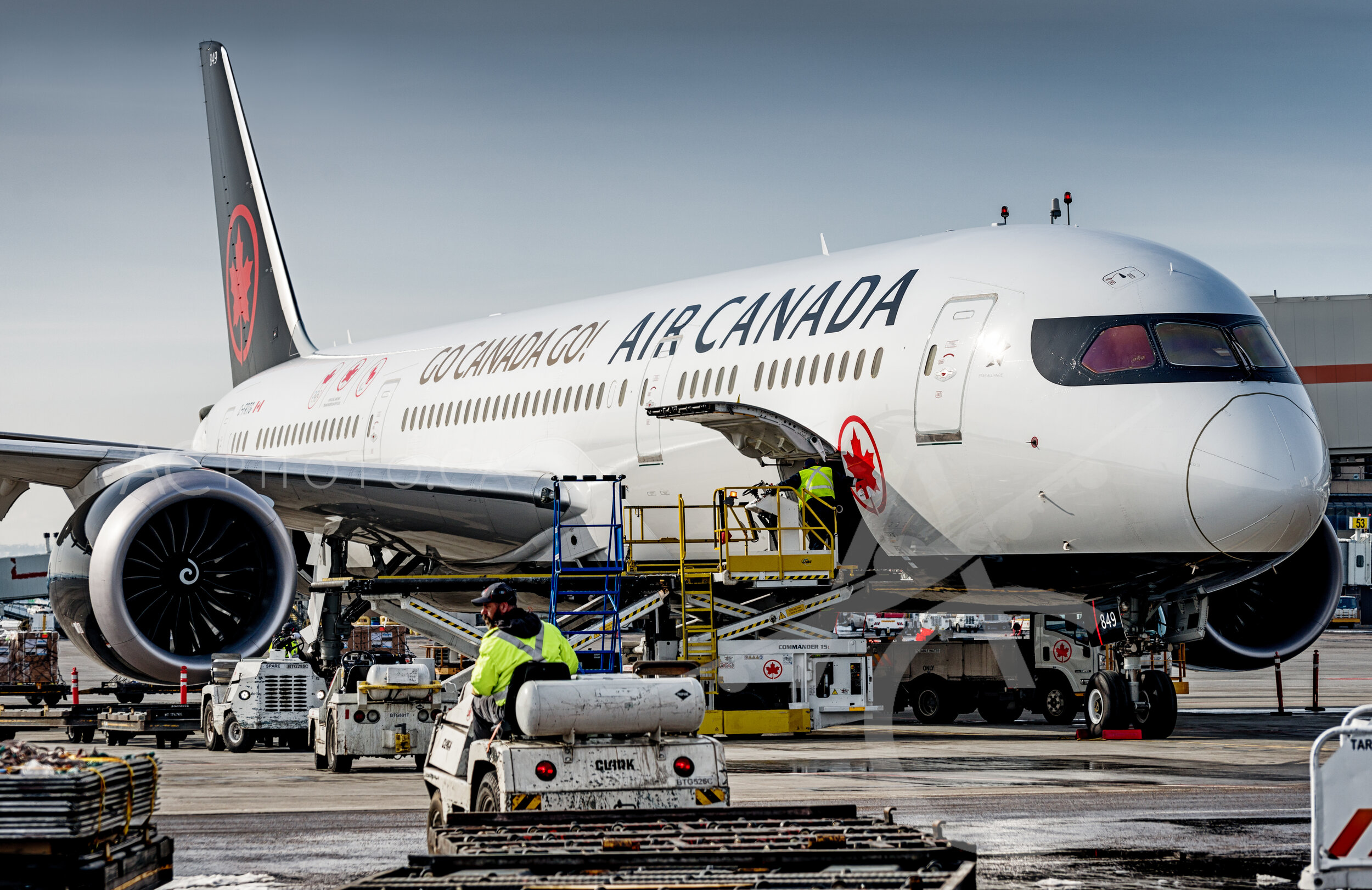YYC: AC Olympic 787