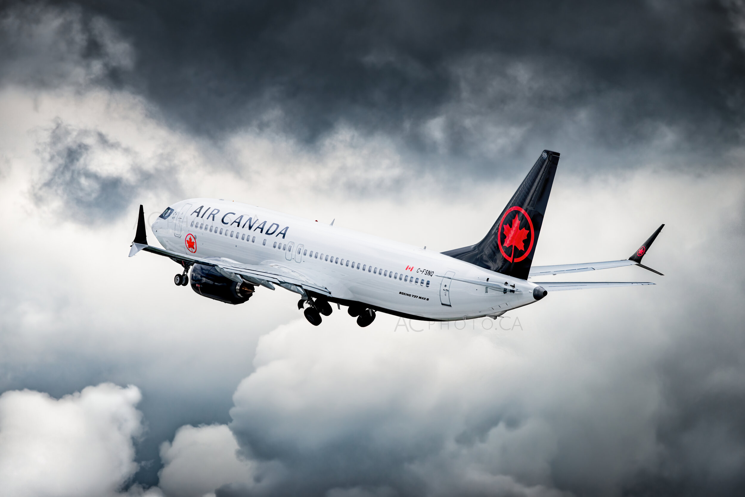 YYC: Stormy Boeing 737 MAX 8