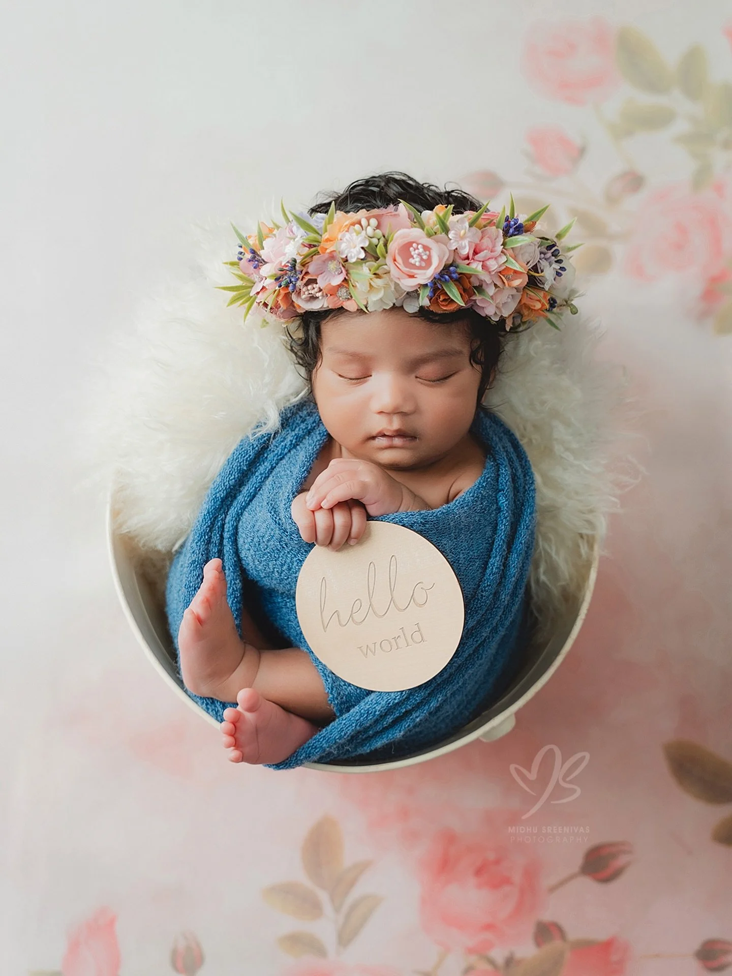 The rulebook says 5-15 days, but this little one showed up for her ‘newborn’ portraits at two months, and she was picture-perfect! Every stage is beautiful!