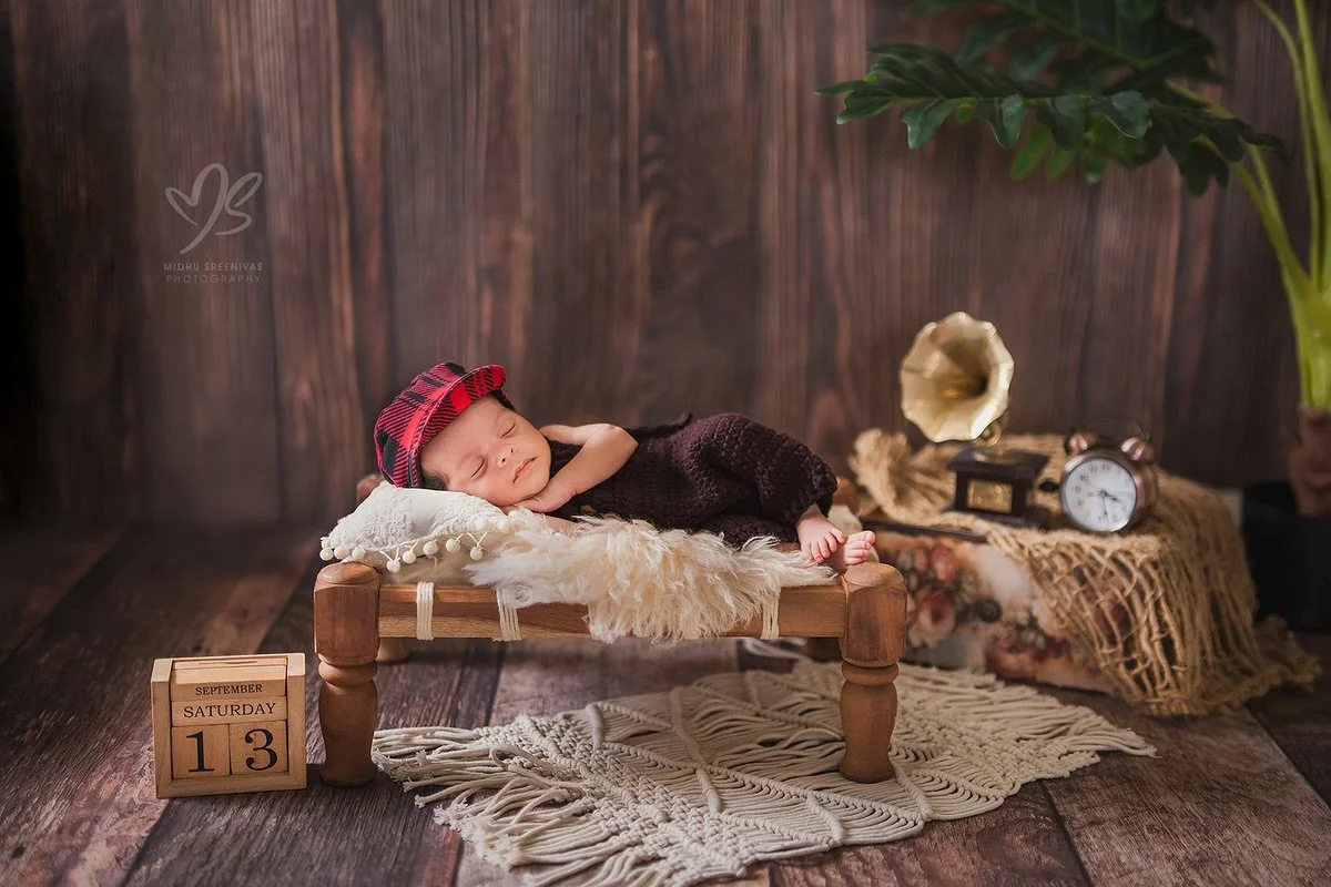 The purest form of peace. Snuggled up and sound asleep during this cozy in-home shoot. Congratulations to the beautiful new family!