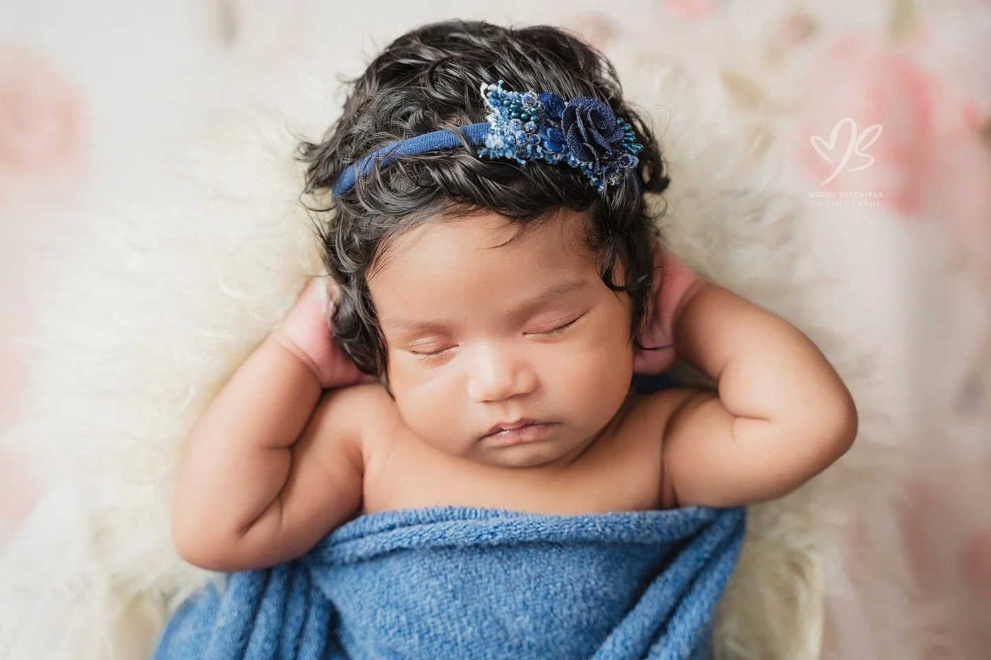 Hello World !! 
Book Your Newborn Session Now!
Spots are open for your little one. Confirm the earliest possible dates&mdash;I prioritize safety and a relaxed experience with 9 years of confirmed newborn expertise.
DM to reserve your spot!

 #newborn