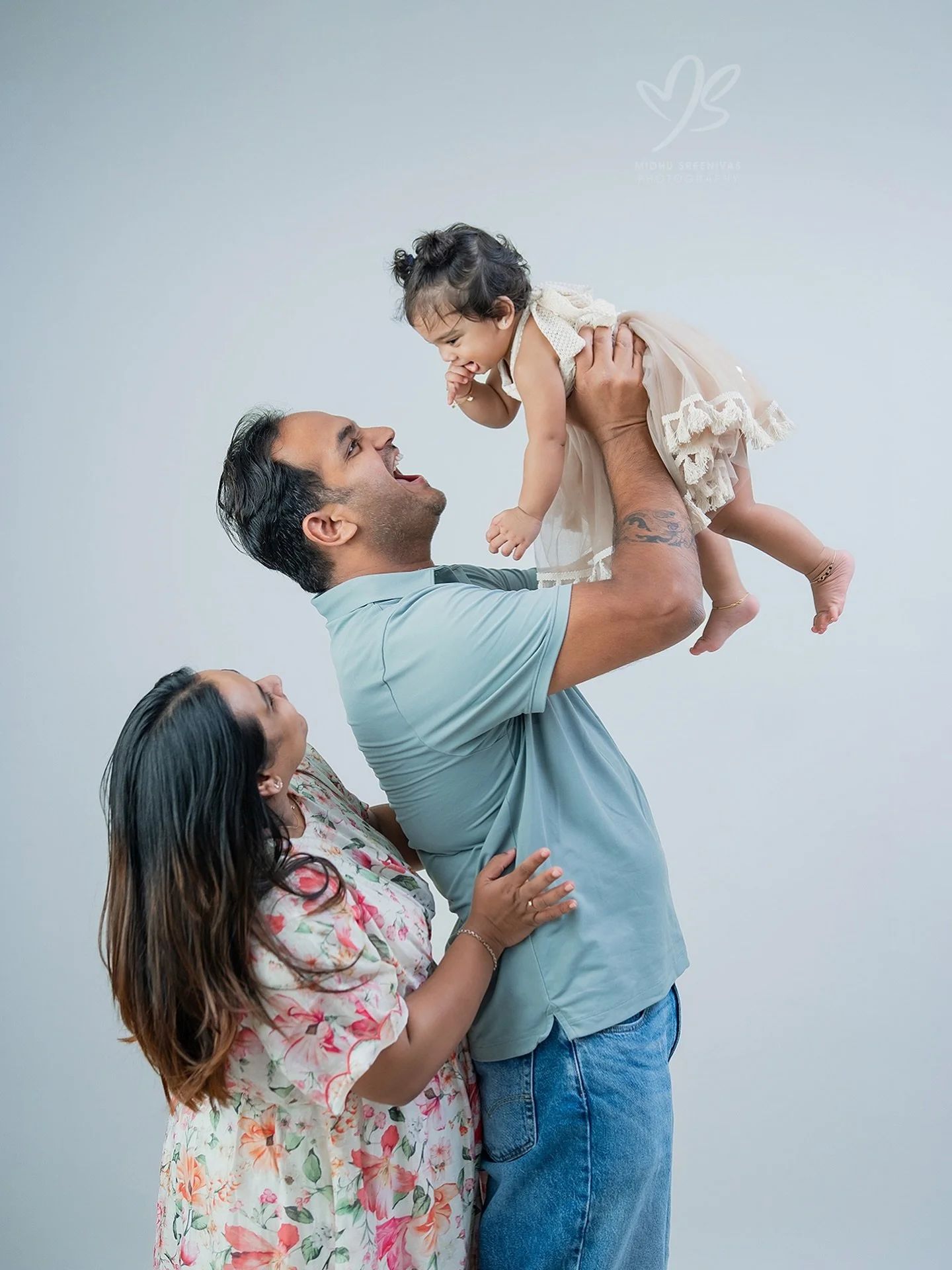 Three hearts, one beautiful story 🤎 Capturing all the joy of this little family.