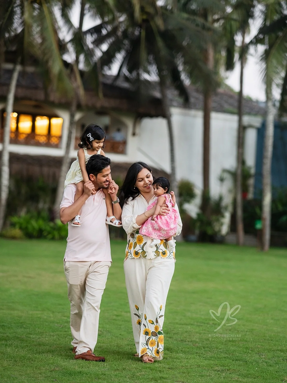 December vacations in Kerala + a calm lifestyle family session 🤍
Natural, unposed moments for families visiting this season.

{ Kerala Vacation, Lifestyle Family Photography, Taj Kovalam}