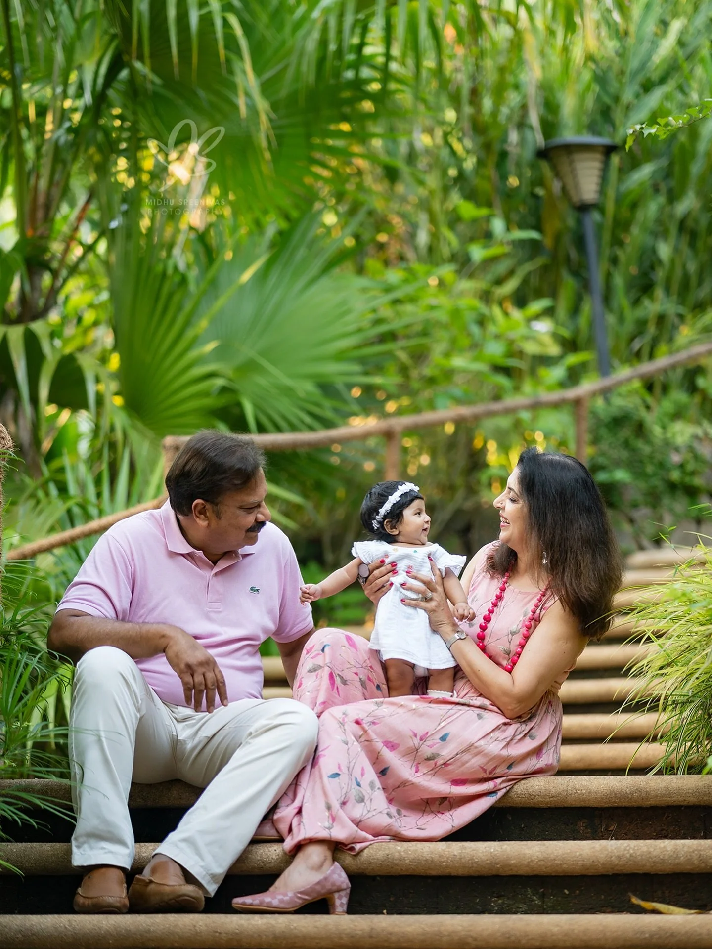 Grandparents, tiny hands, and stories that will be remembered forever 🤍
A vacation in Kerala turned into memories they&rsquo;ll carry home.

{ lifestyle photography, Kerala vacation shoot, family photographer, Midhu Sreenivas photography }