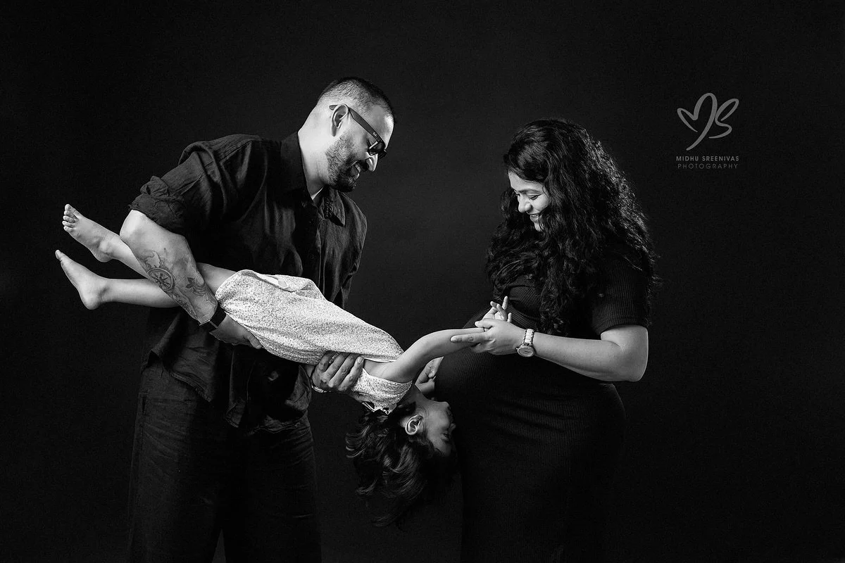 Big sister energy.
Dad&rsquo;s quiet strength.
Mom&rsquo;s gentle glow.
And a tiny heartbeat holding it all together.