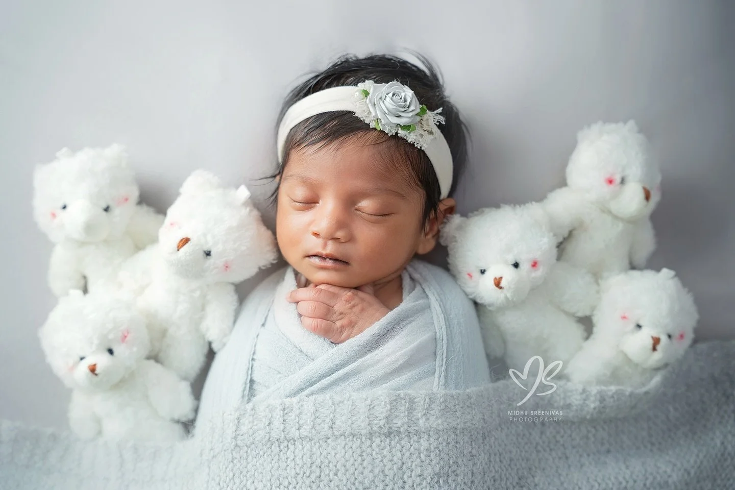 Surrounded by cuddles, wrapped in love 🤍
A little dreamer in a world so gentle.

Now accepting April &amp; May newborn bookings.
Curated sessions. Gentle handling. Timeless portraits.
Limited slots only.