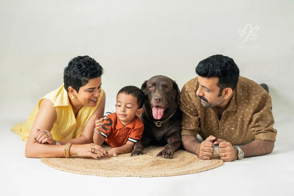 Art, Bella and the simple magic of being together. No props needed when the connection is this real. 😇

#familyphotography #pawsome #familygoals #familyportrait