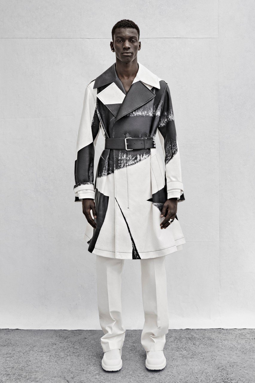 https___hypebeast.com_image_2022_07_alexander-mcqueen-spring-summer-2023-menswear-collection-lookbook-9.jpg