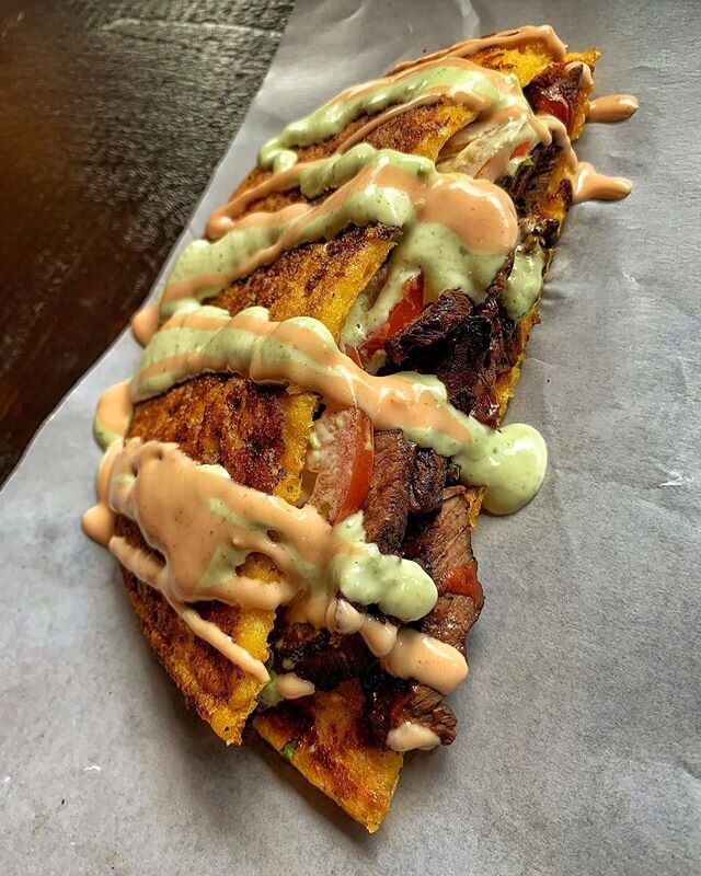 Our signature STEAK CACHAPA is all you&rsquo;ll need! 🥩🔥
Order #CACHAPASYMAS for DELIVERY &amp; PICK UP! 🤤
📍:&nbsp;@cachapasymas
🏙: Washington Heights, NYC
🏙: Ridgewood, Queens
👇🏼 TAG YOUR FRIENDS! 👇🏼