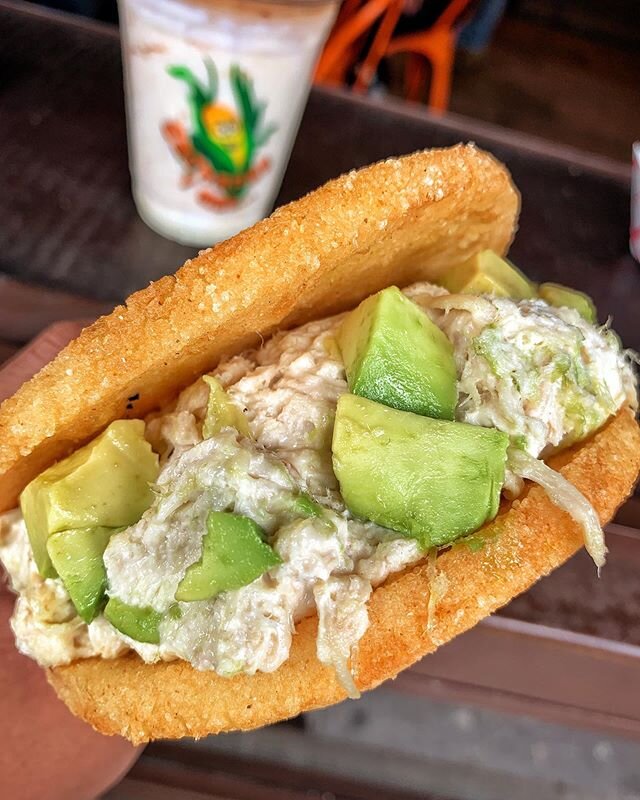 The CHICKEN AVOCADO AREPA is all you need! 🥑🔥
Order #CACHAPASYMAS for DELIVERY &amp; PICK UP! 🤤
📍:&nbsp;@cachapasymas
🏙: Washington Heights, NYC
🏙: Ridgewood, Queens
👇🏼 TAG YOUR FRIENDS! 👇🏼