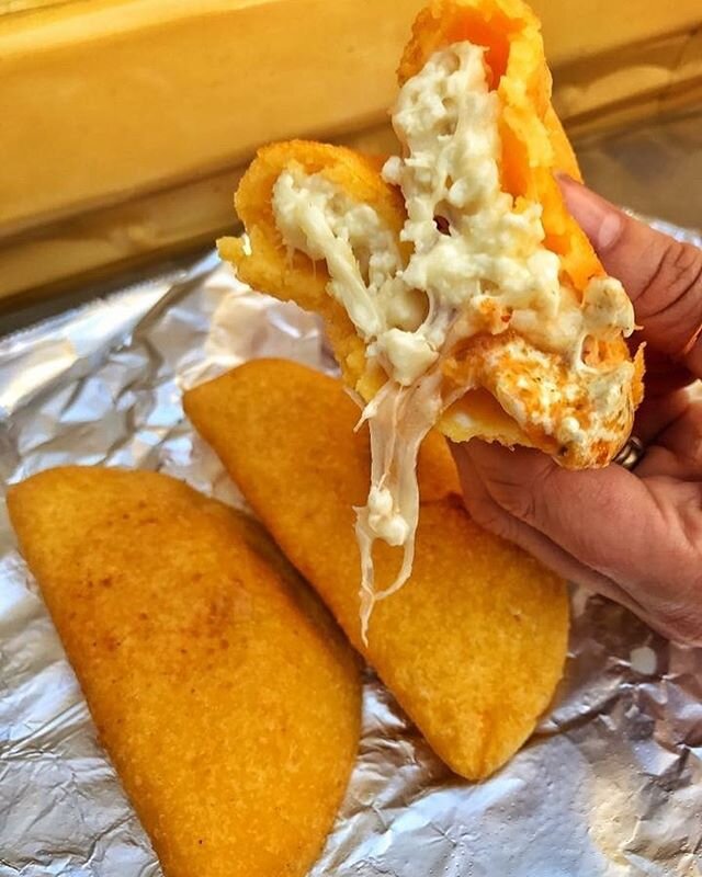 Get ready for #FRYDAY with our CHEESY EMPANADAS! 🧀
Order #CACHAPASYMAS for DELIVERY &amp; PICK UP! 🤤
📍:&nbsp;@cachapasymas
🏙: Washington Heights, NYC
🏙: Ridgewood, Queens
👇🏼 TAG YOUR FRIENDS! 👇🏼